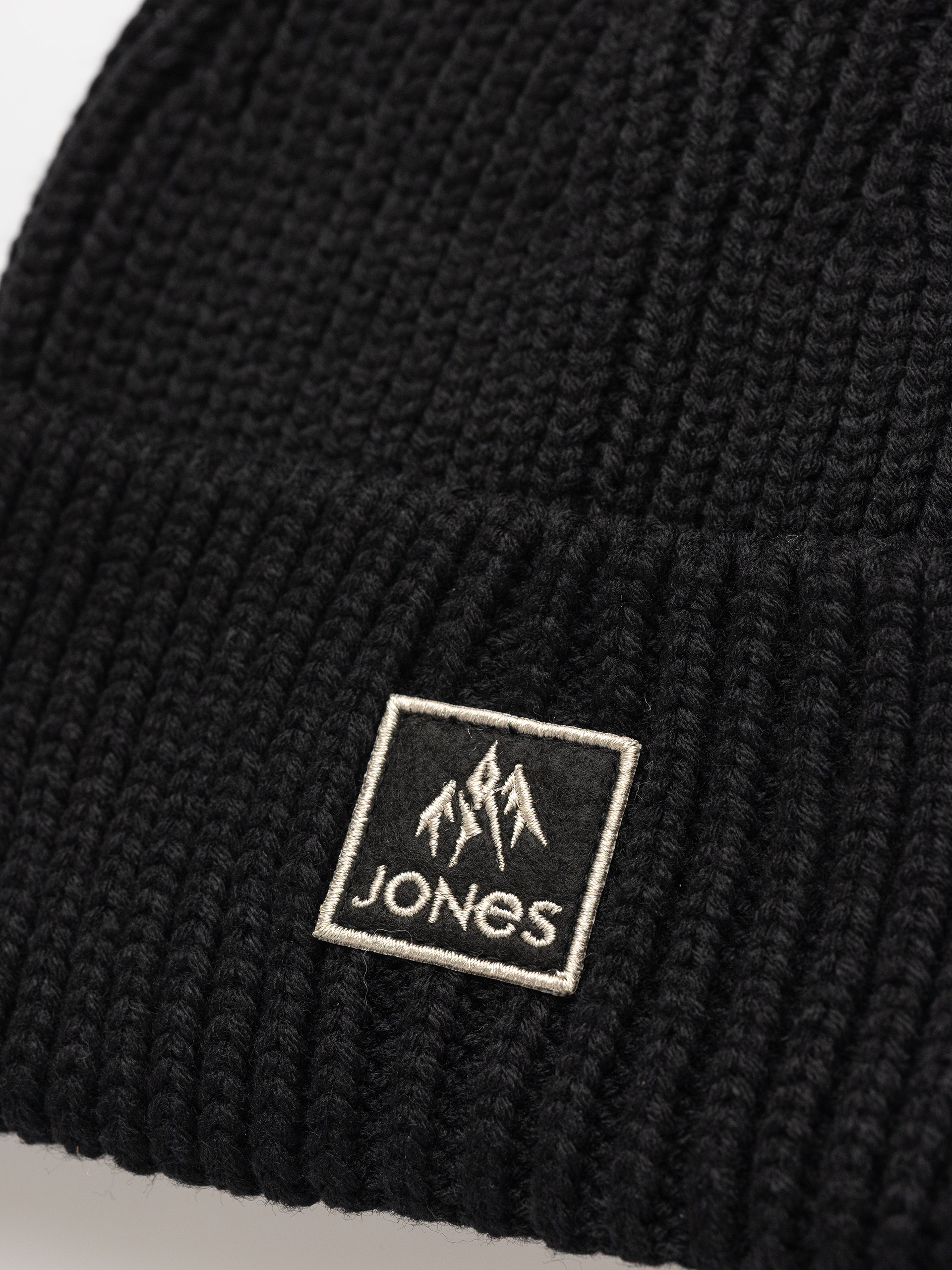 Čepice Jones Snowboards Anchorage Rec (stealth black)