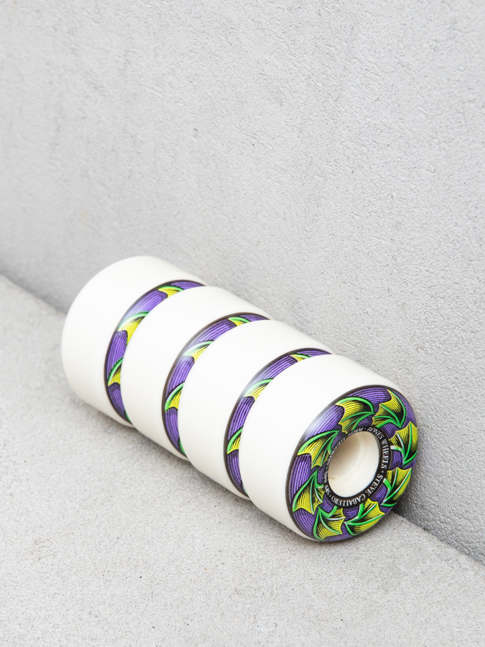 Kolečka Bones SPF 84B Caballero Bat Wings Sidecut