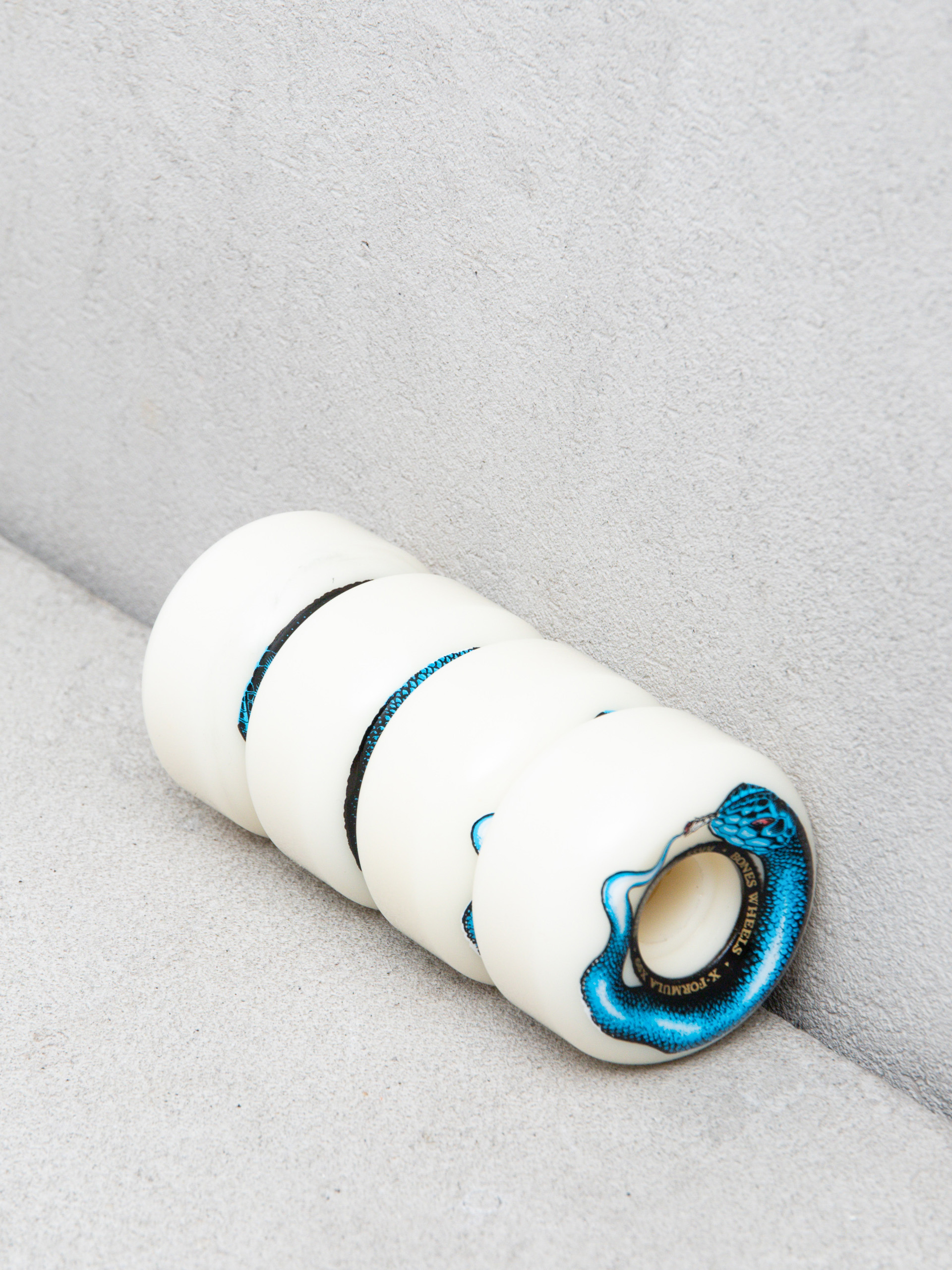 Kolečka Bones X Formula 99A Smokin Snake V5