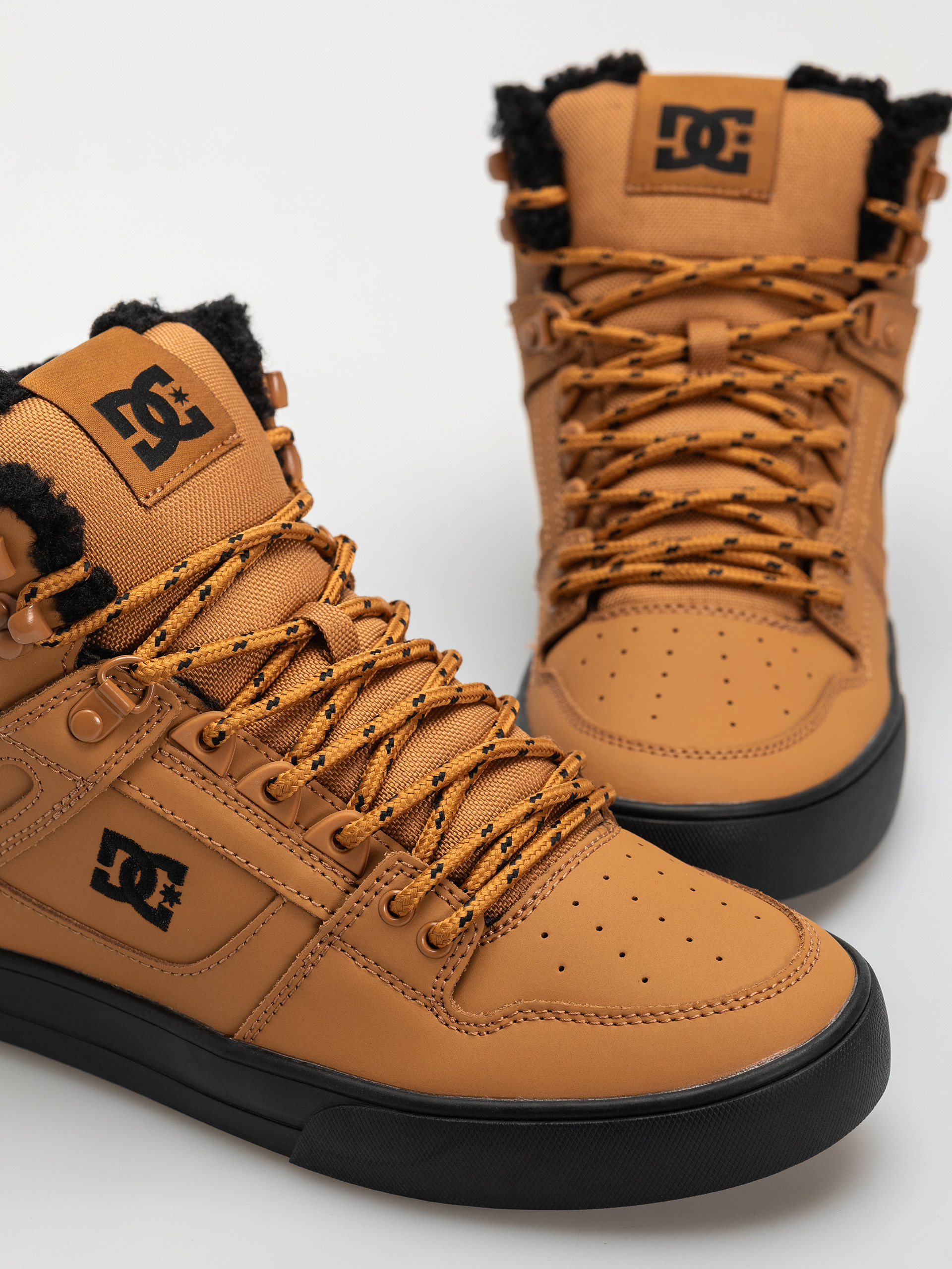 Boty DC Pure High Top Wc Wnt (wheat)