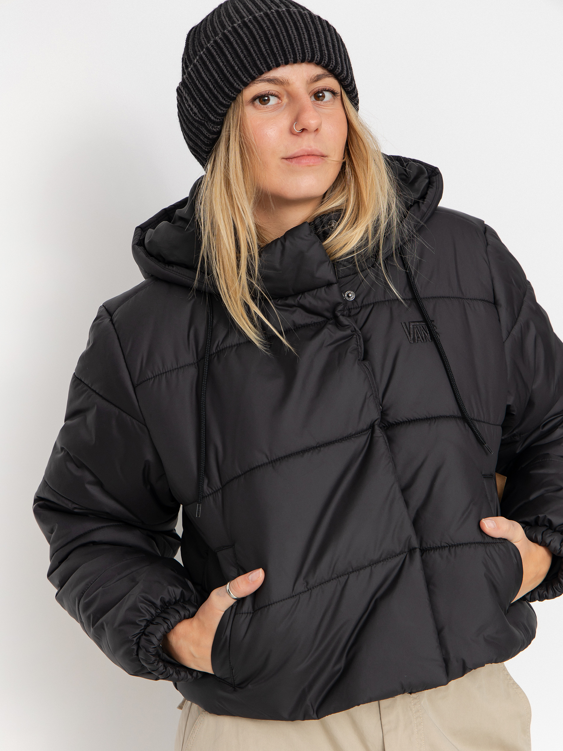 Bunda Vans Hillgate Cropped Puffer Wmn (black)