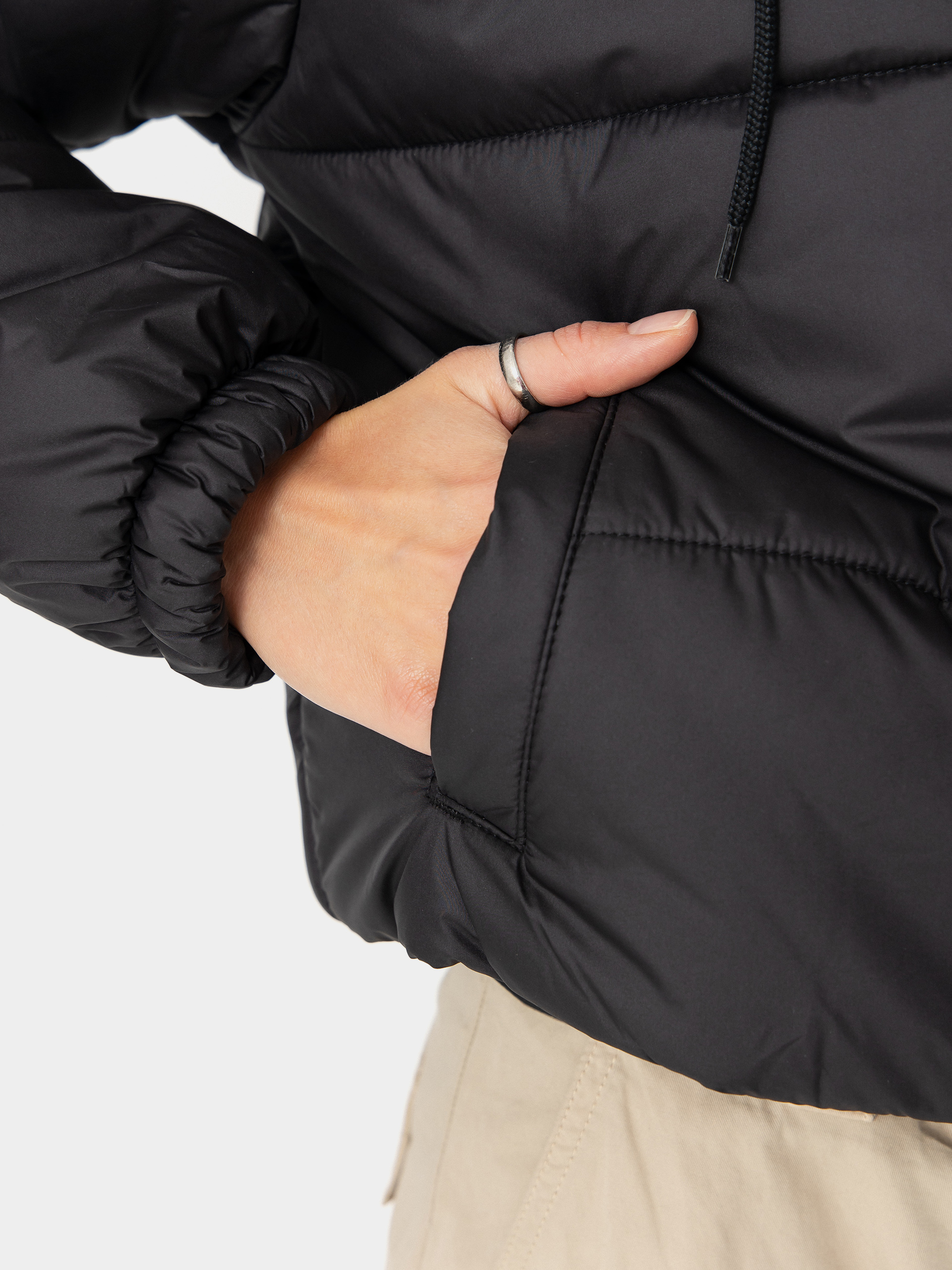 Bunda Vans Hillgate Cropped Puffer Wmn (black)