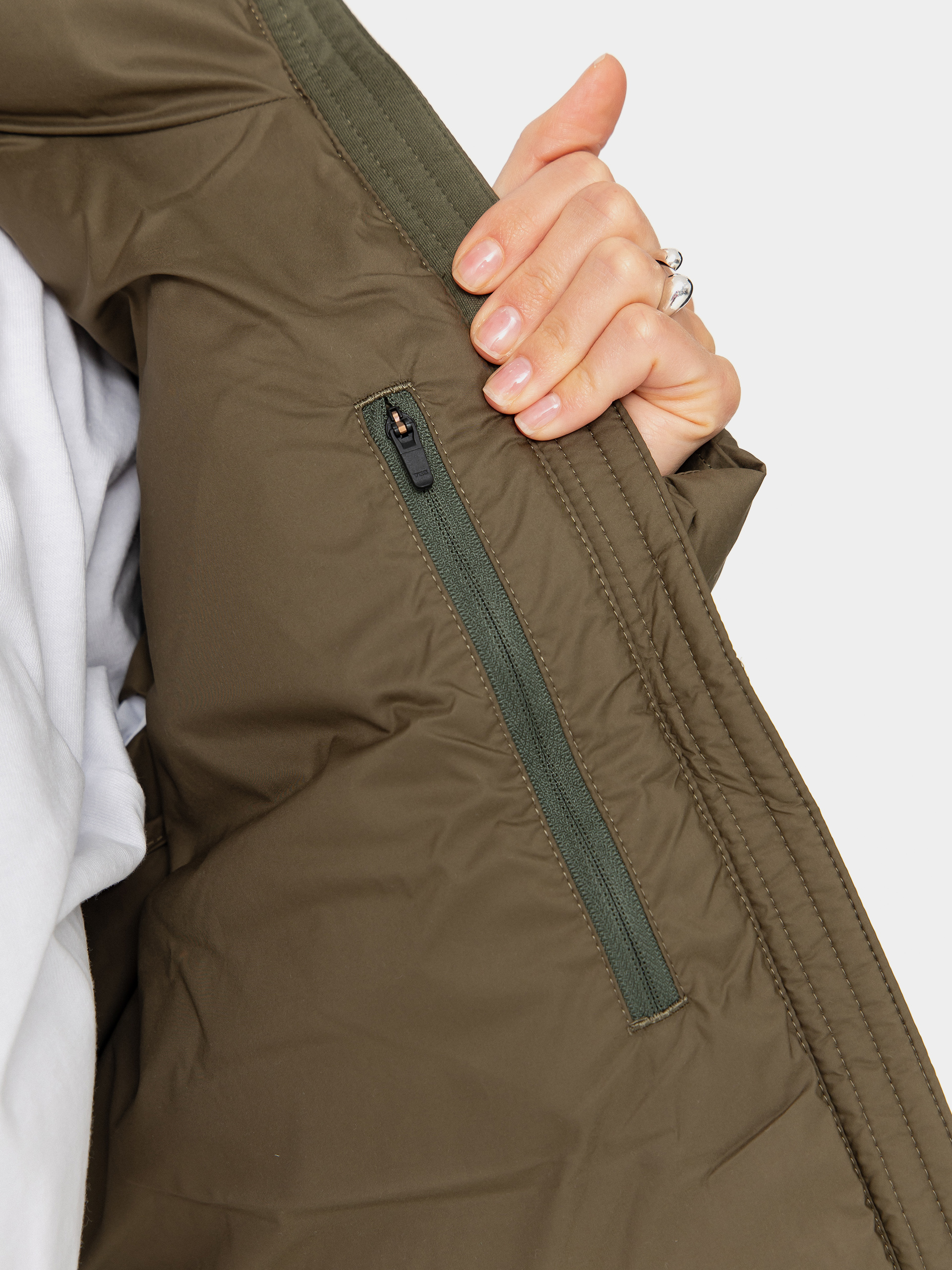 Bunda Patagonia Silent Down Wmn (basin green)