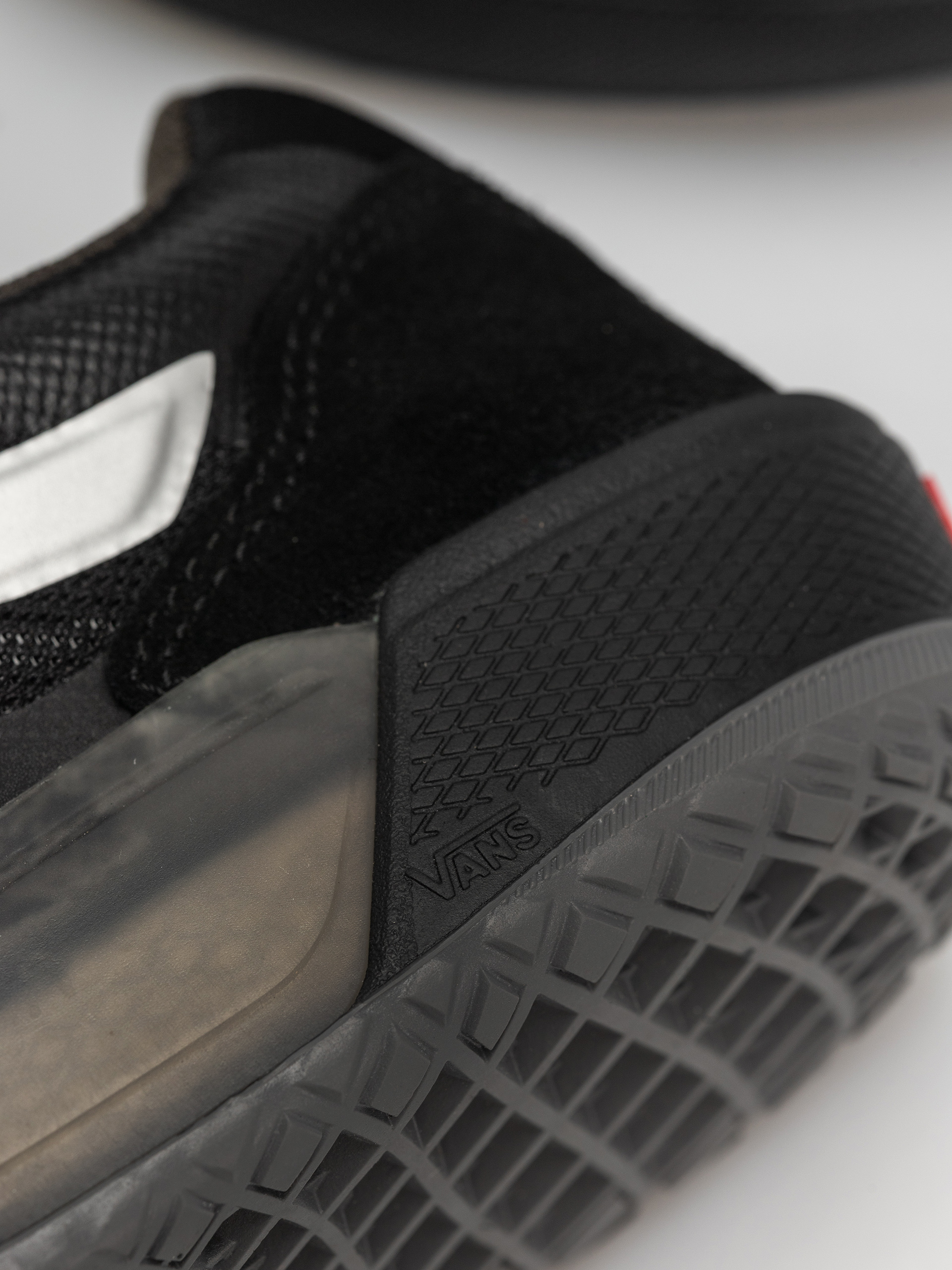 Boty Vans Skate Ave 2.0 (black/metallic)