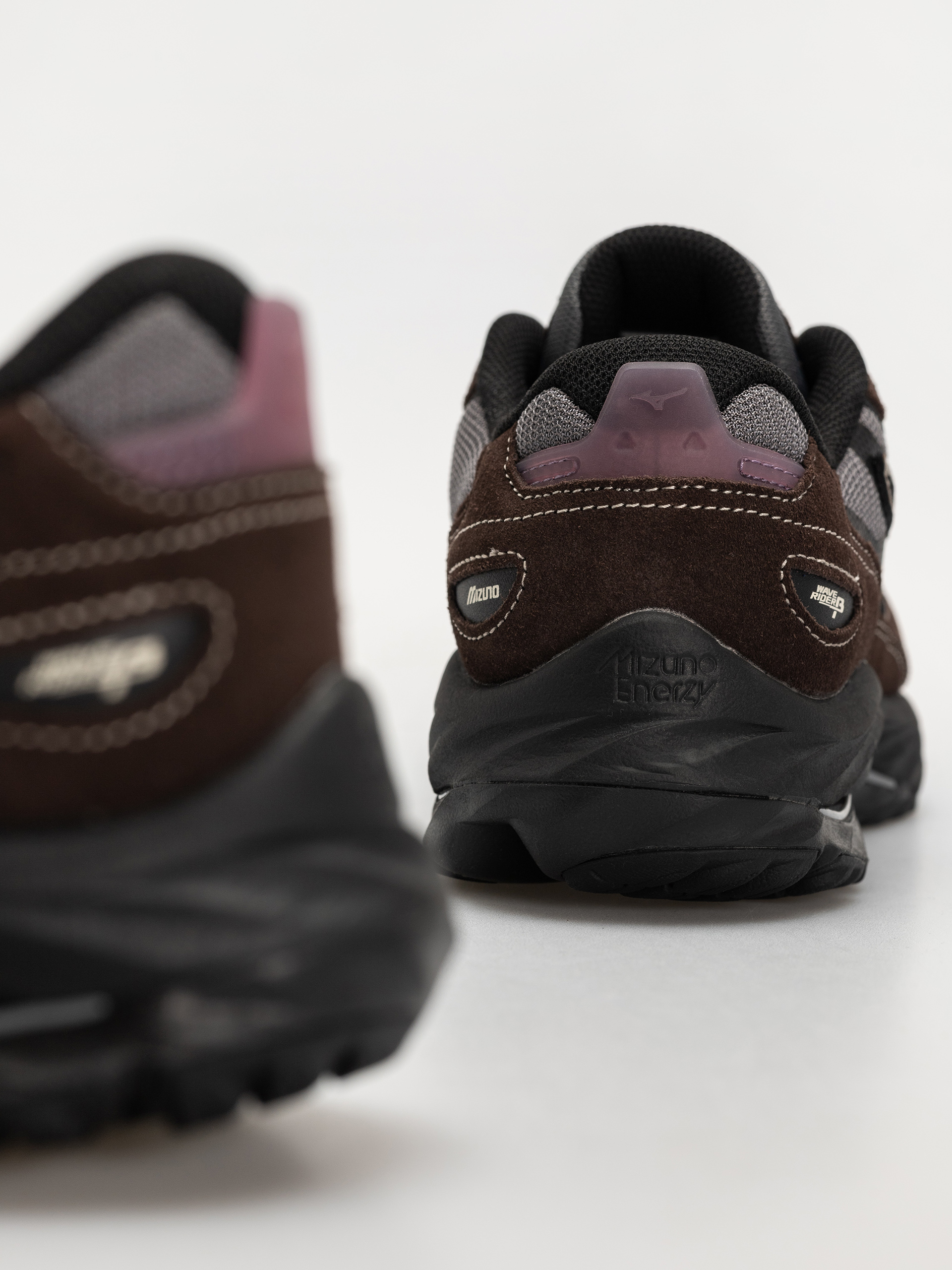 Boty Mizuno Wave Rider (quiet shade/black/mole)