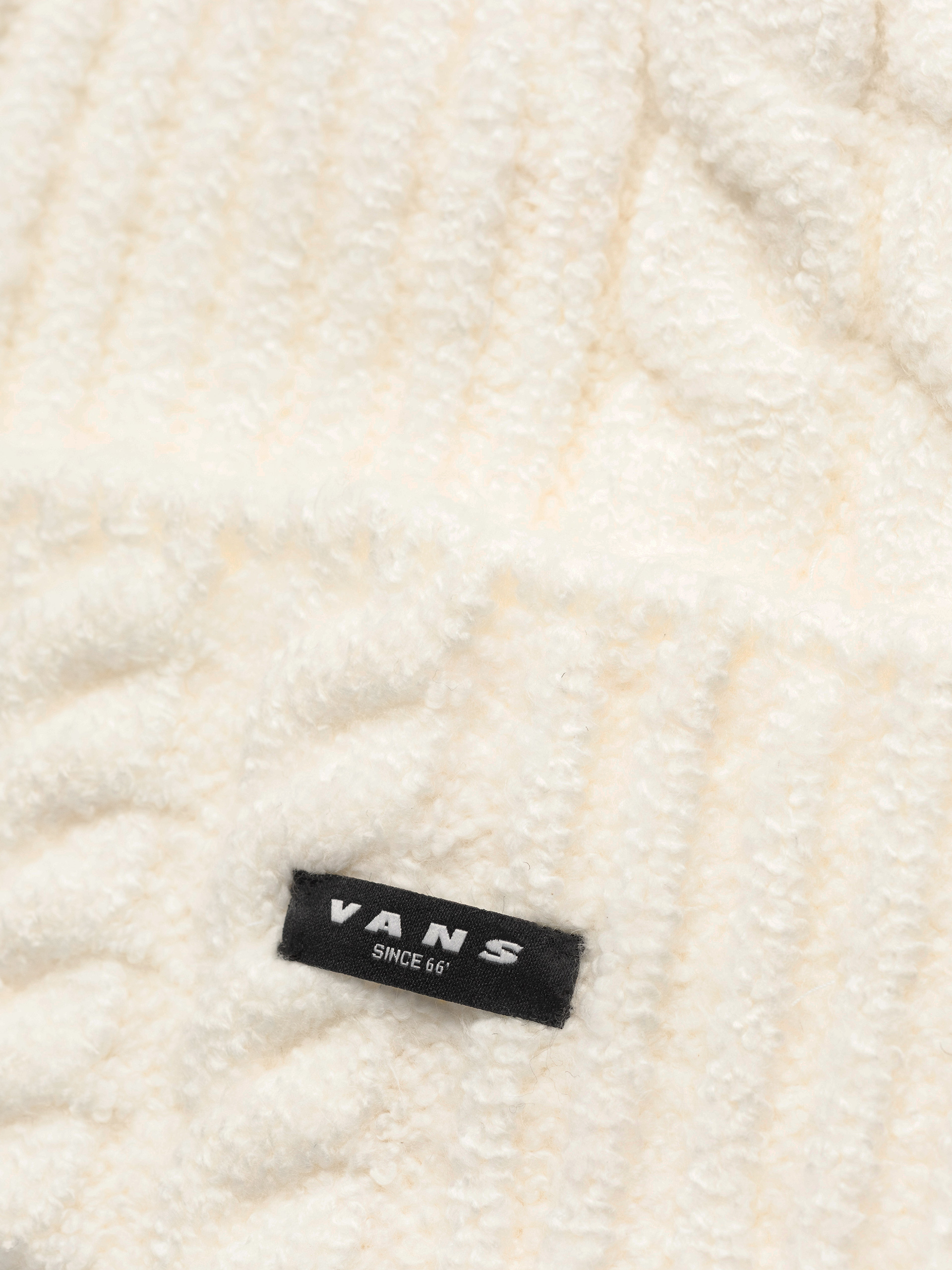 Čepice Vans Revelle Cuff (mountain essentials marshmallow)