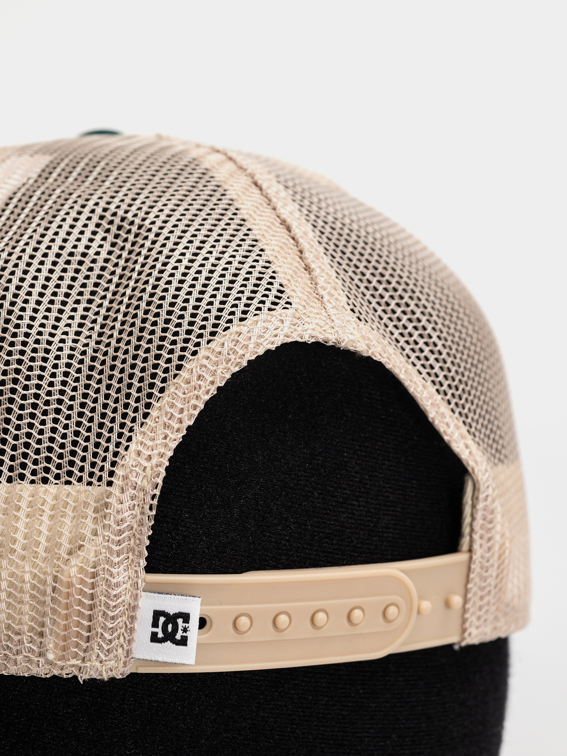 Kšiltovka  DC Gas Station Trucker (oatmeal)