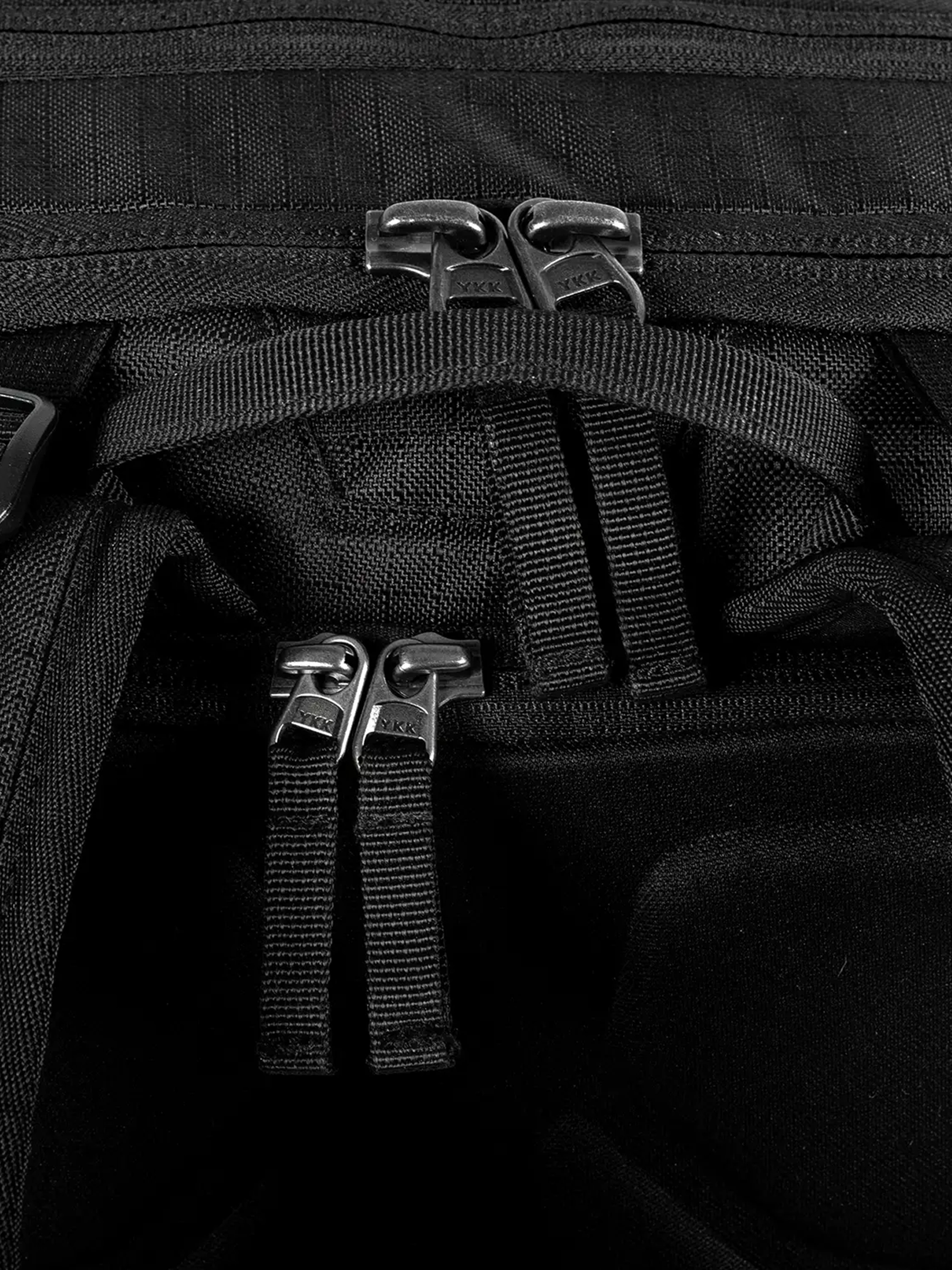 Batoh Jones Snowboards Higher 32L (stealth black)