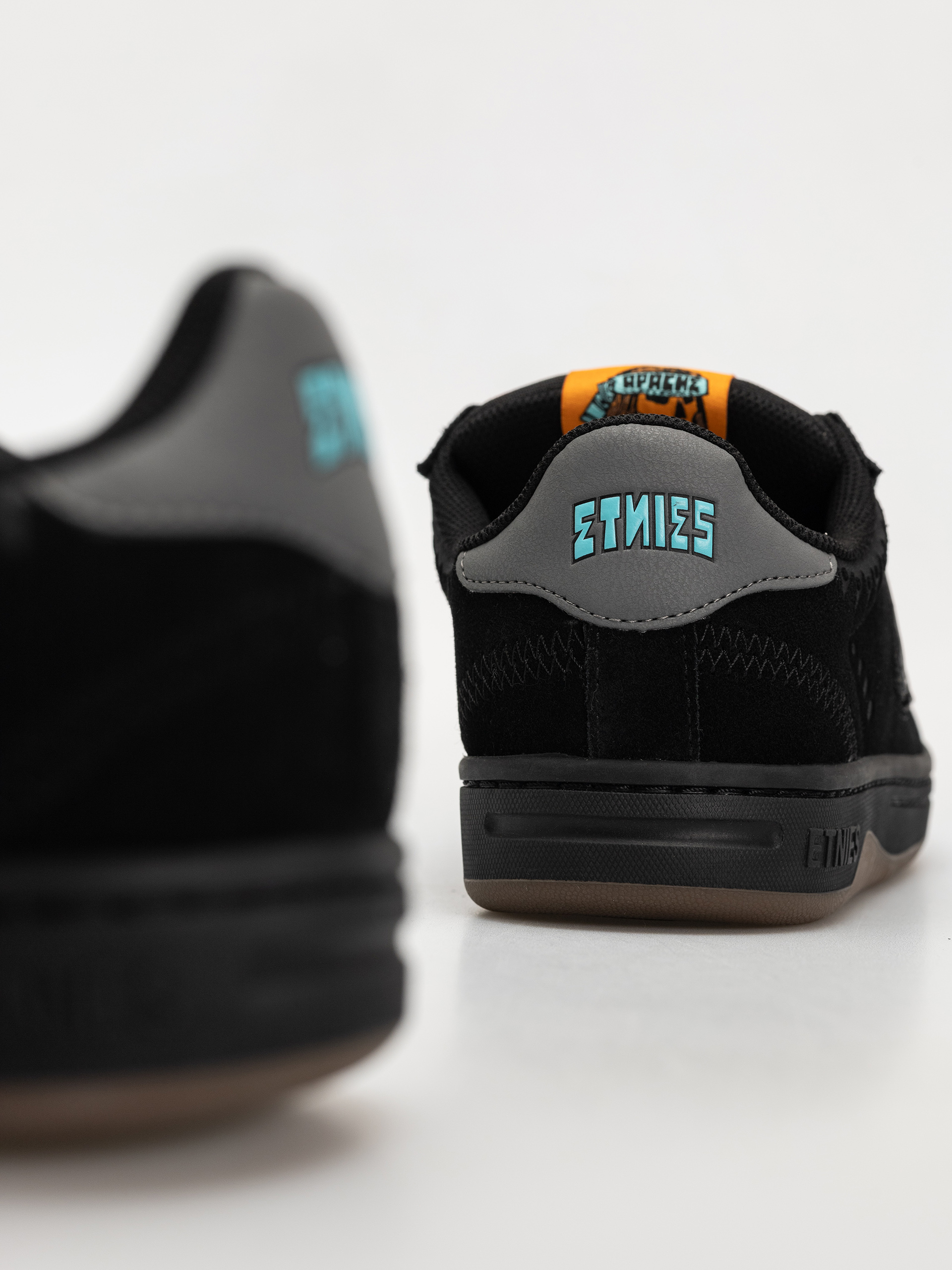 Boty Etnies Locut X Apache (black/grey/gum)