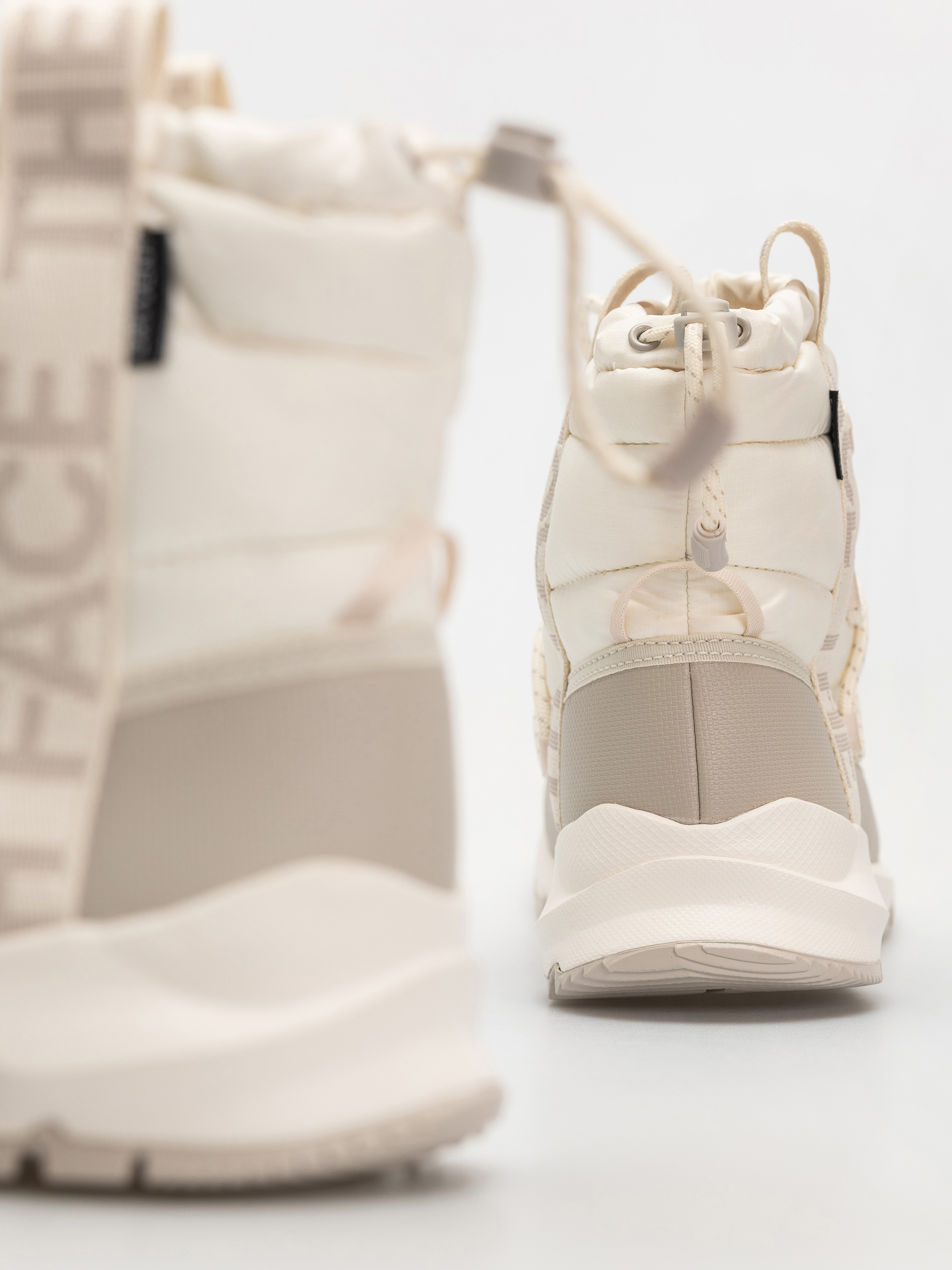 Boty The North Face Thermoball Lace Up Wp Wmn (gardenia white/silvergrey)