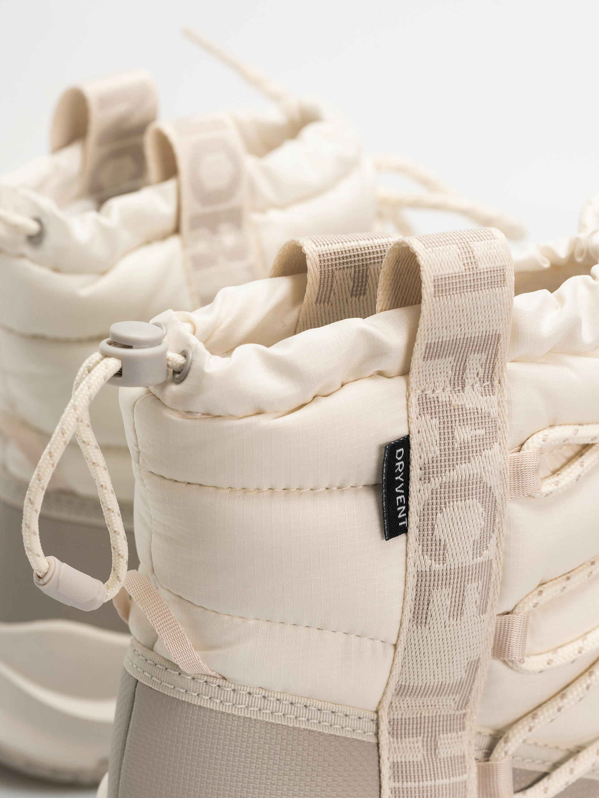 Boty The North Face Thermoball Lace Up Wp Wmn (gardenia white/silvergrey)