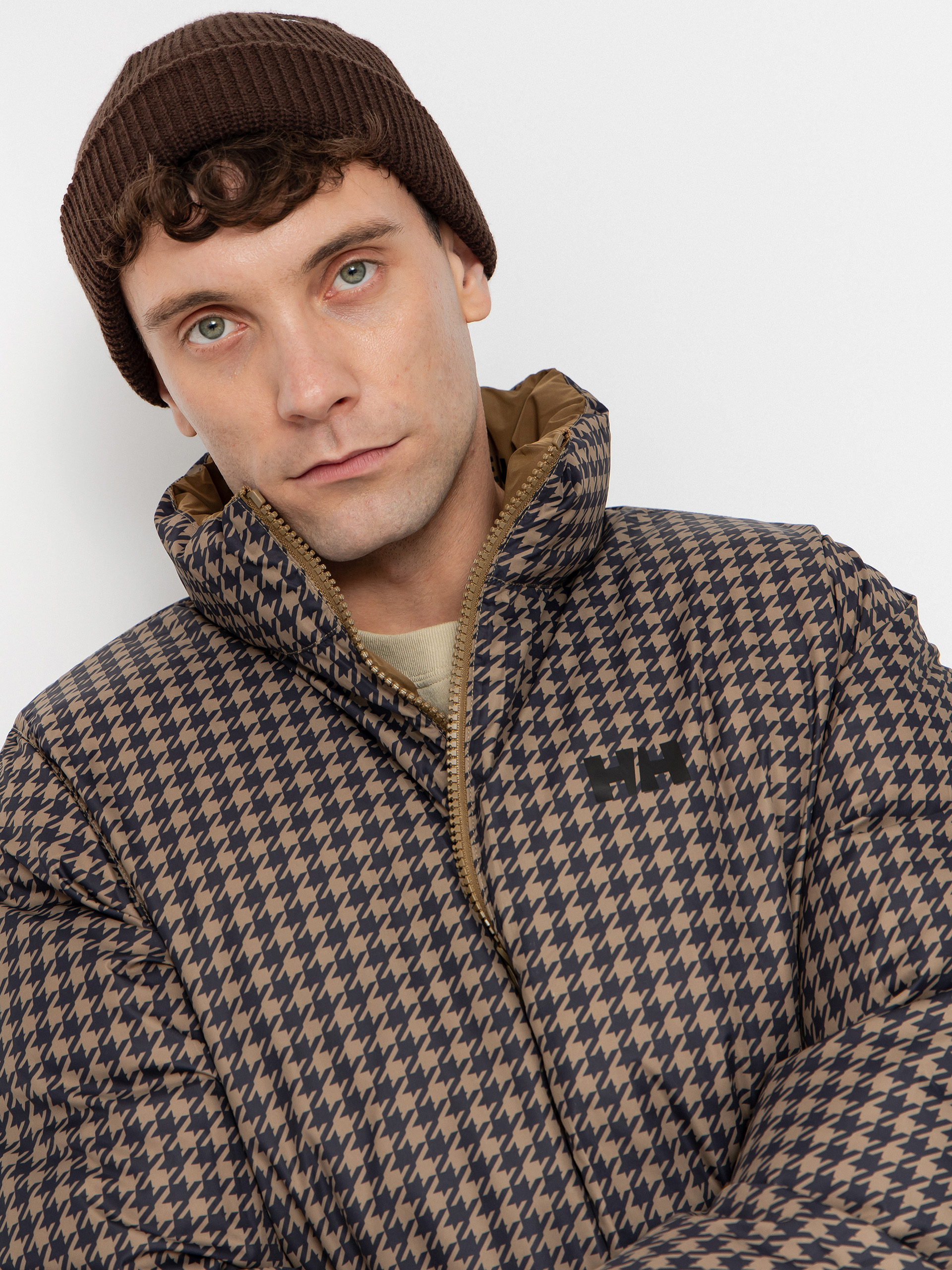 Bunda Helly Hansen Yu 23 Reversible Puffer (sepia)