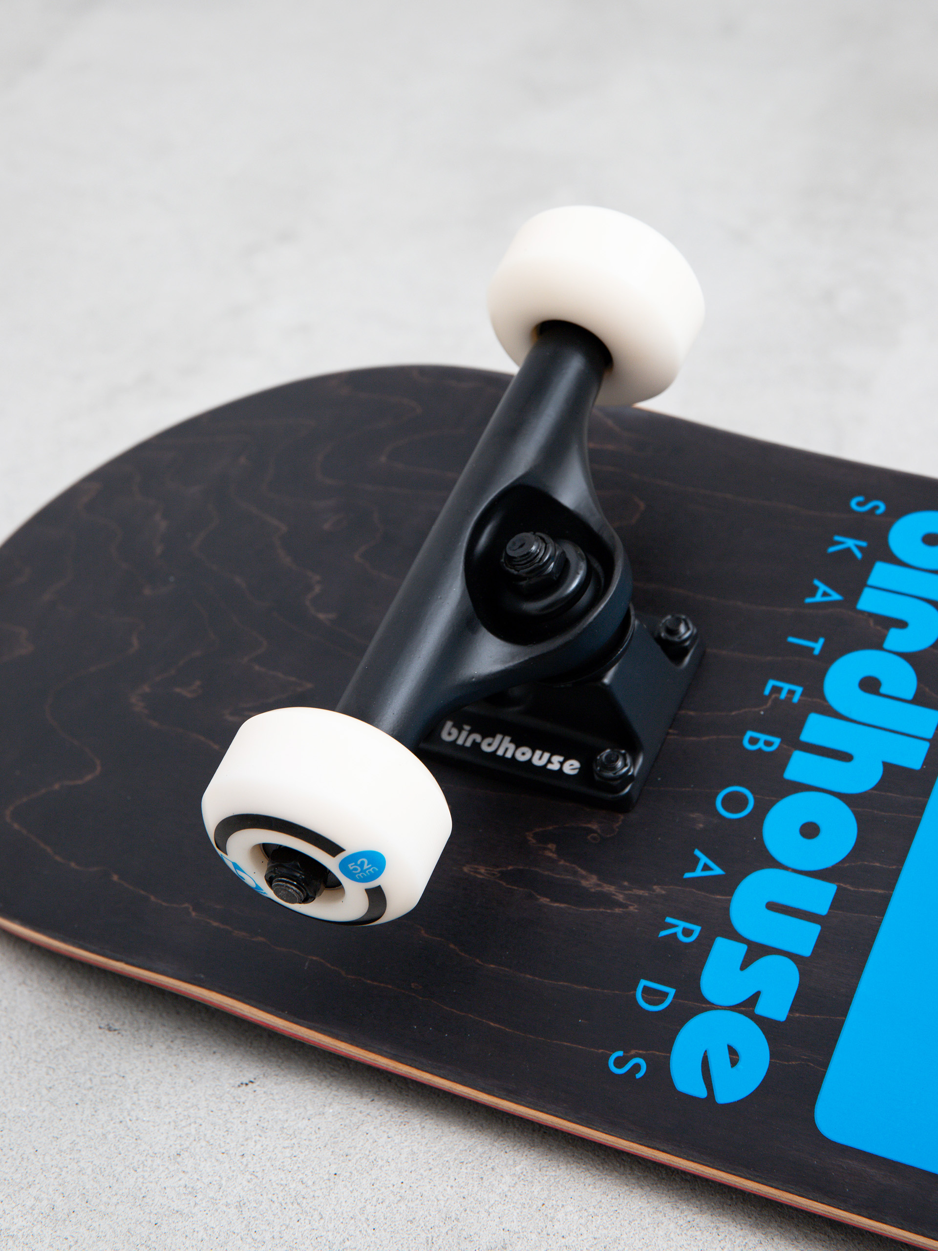Skateboard Birdhouse B Logo (black/blue)