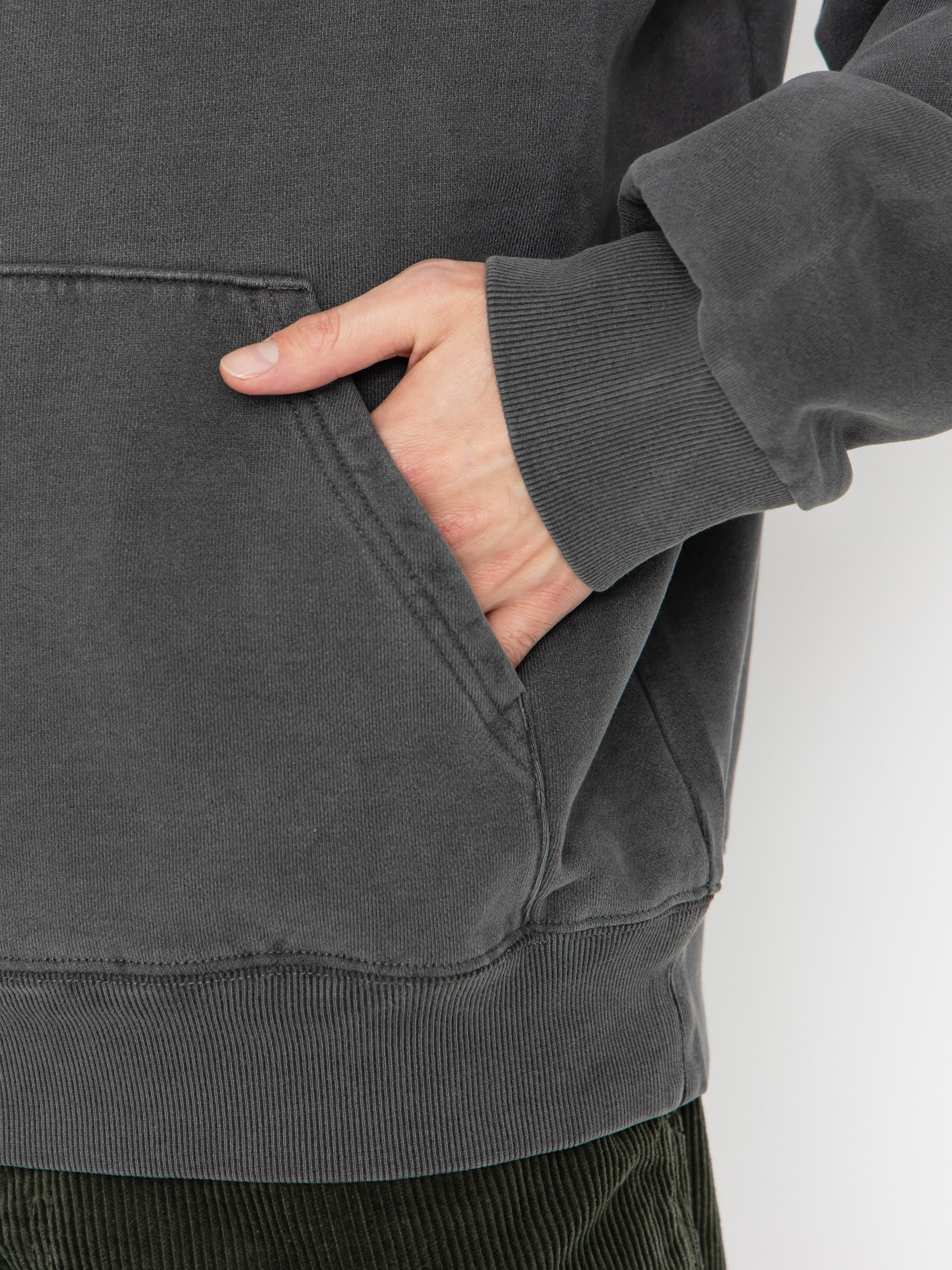 Mikina s kapucí Carhartt WIP Vista HD (black/garment dyed)