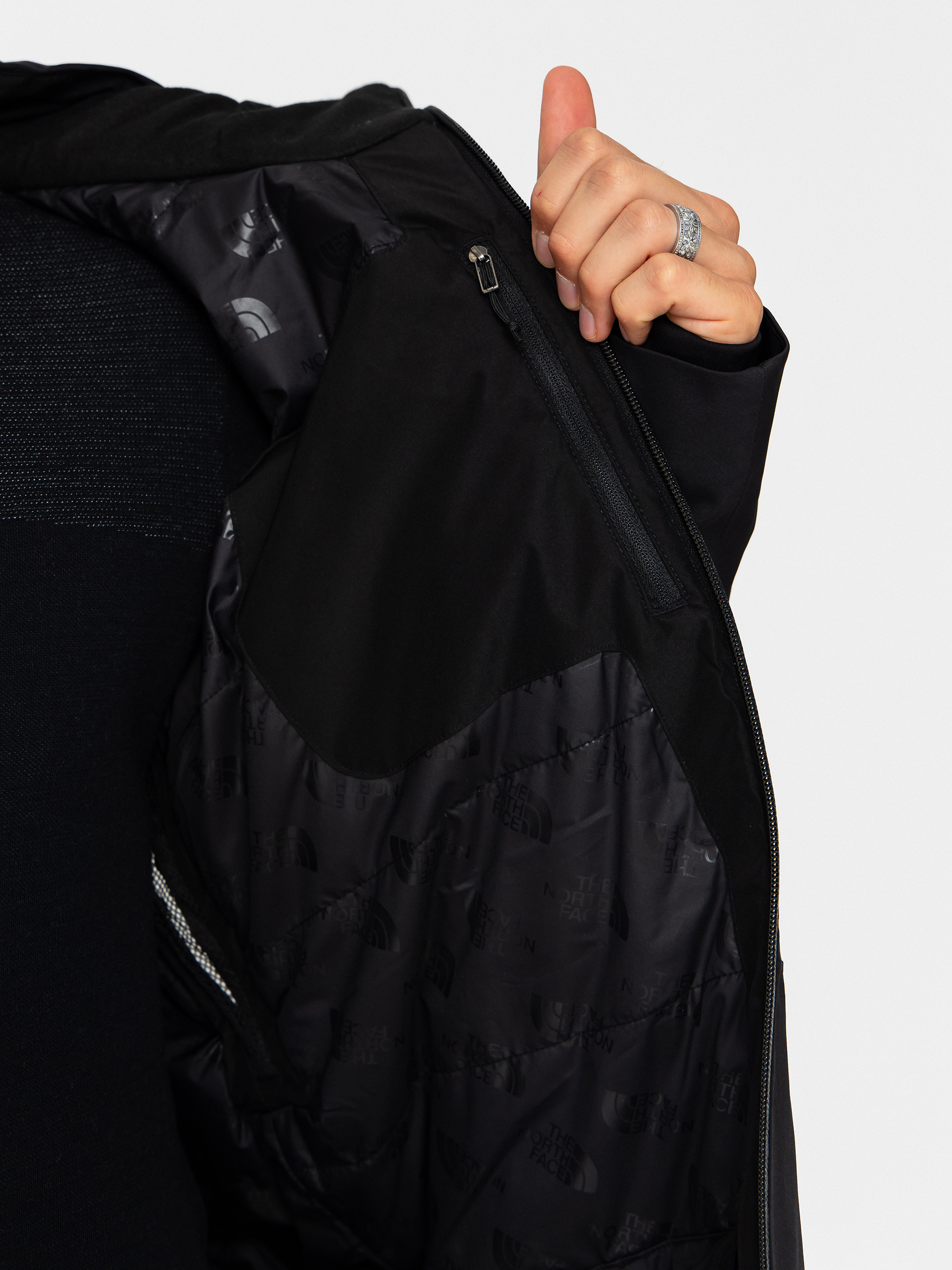 Pánská Snowboardová bunda The North Face Chakal (tnf black/tnf black)