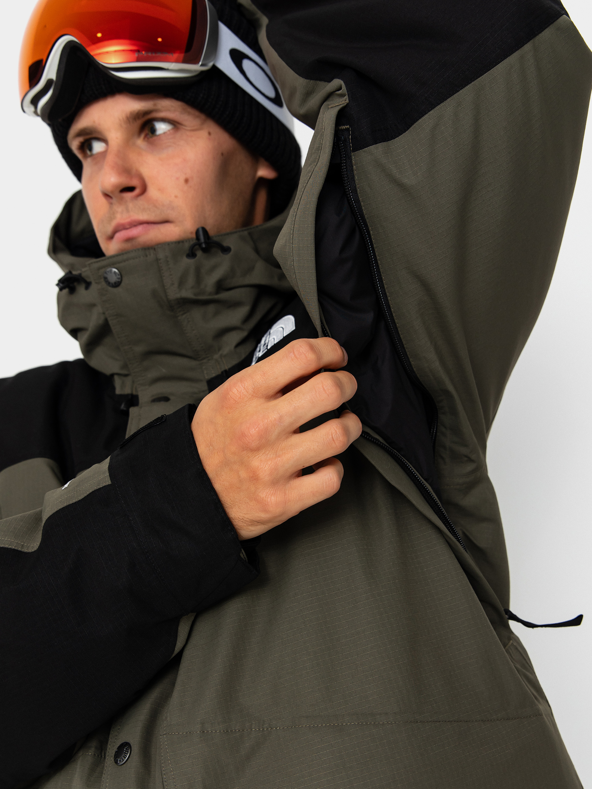 Bunda The North Face Mountain Down (new taupe green/tnf black)