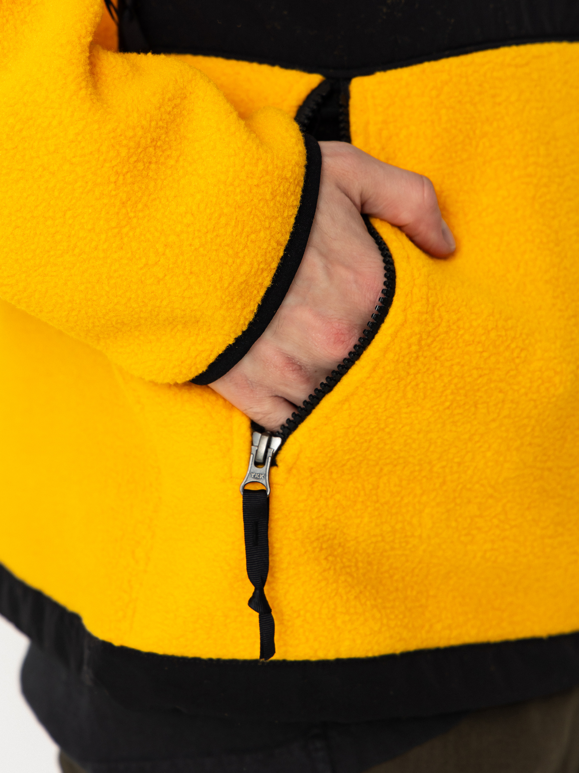 Bunda The North Face Retro Denali (summit gold/tnf black)