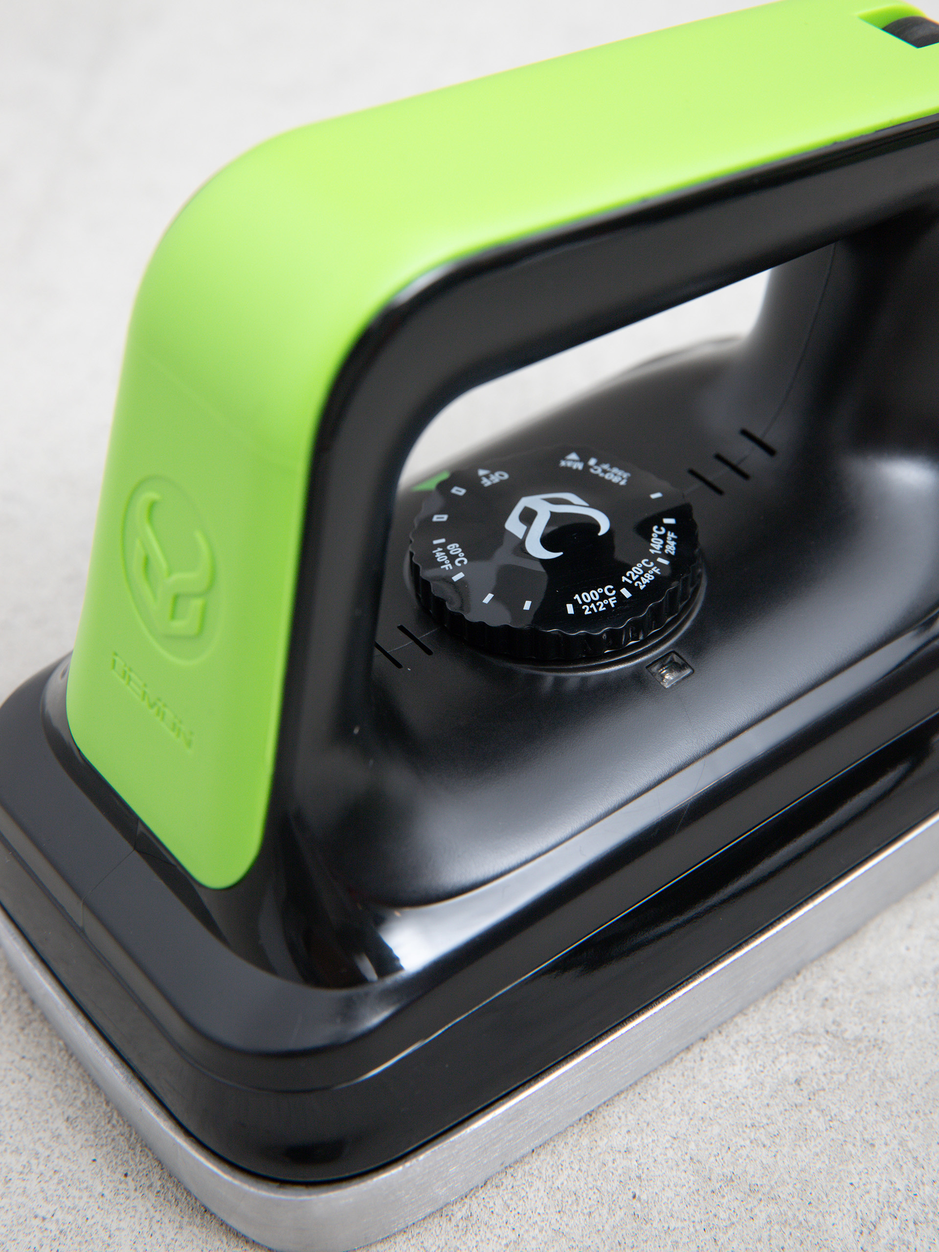 Železo Demon Demon Slide Iron