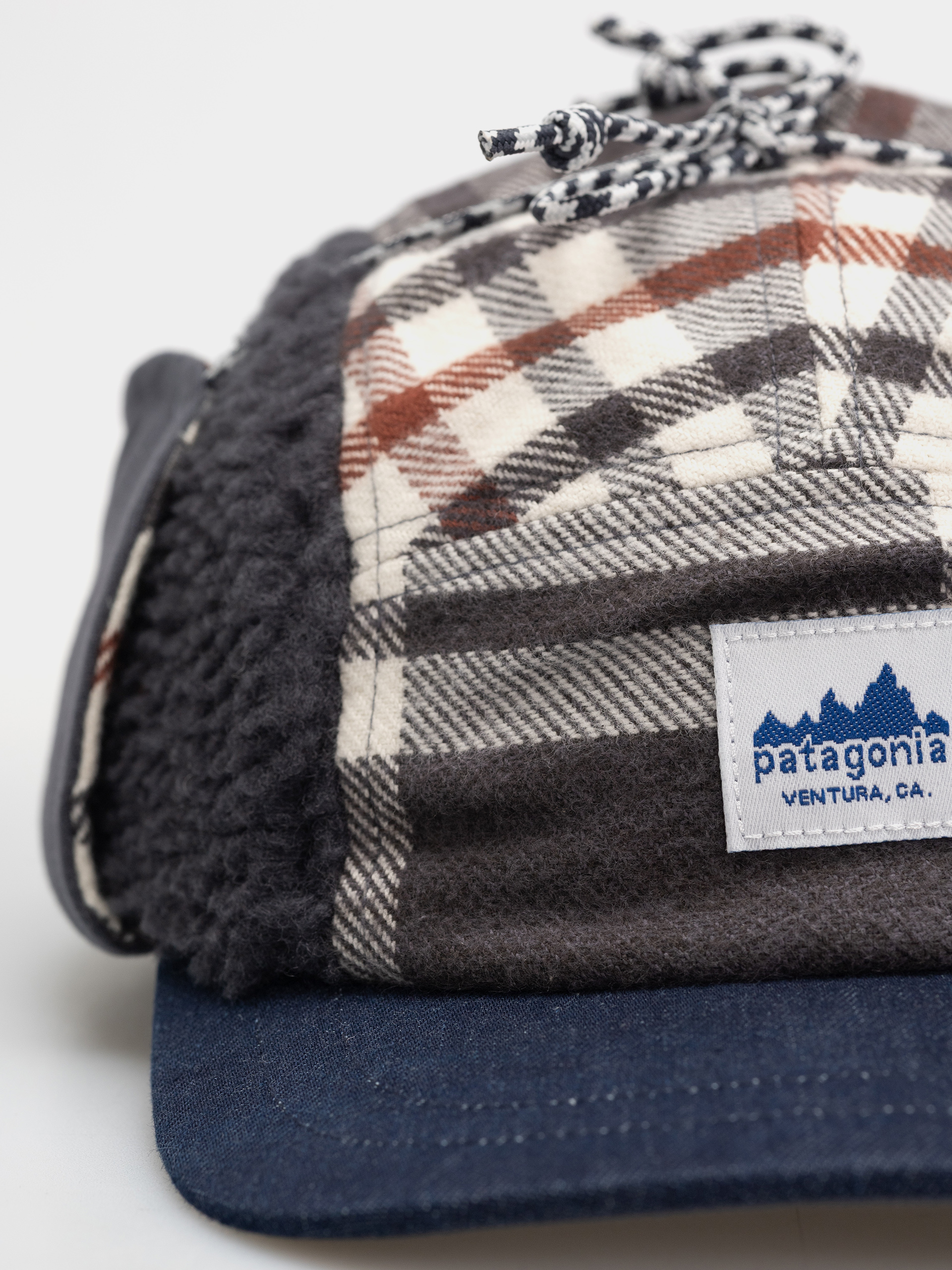 Kšiltovka  Patagonia Range Earflap (catch ink black)