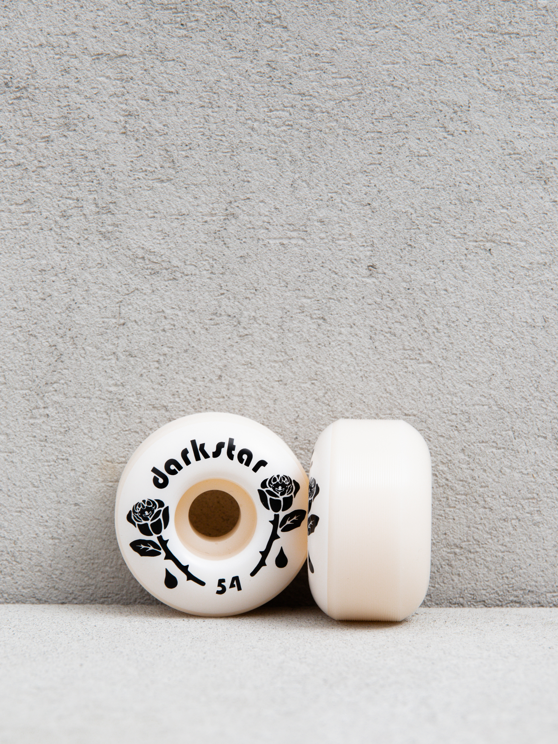 Kolečka Darkstar Forty (black/white)