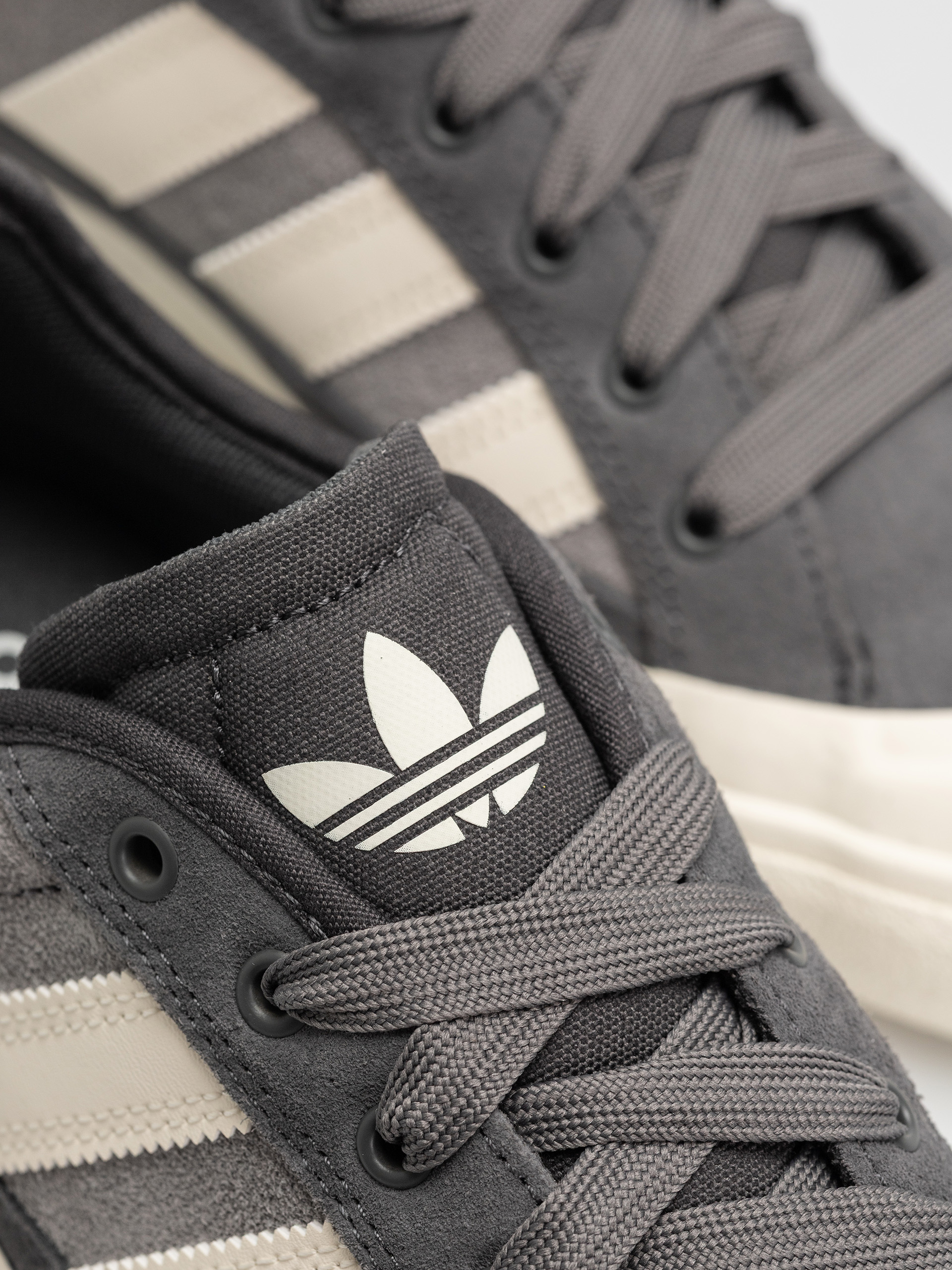 Boty adidas Court Tns Premiere (grethr/cwhite/gresix)