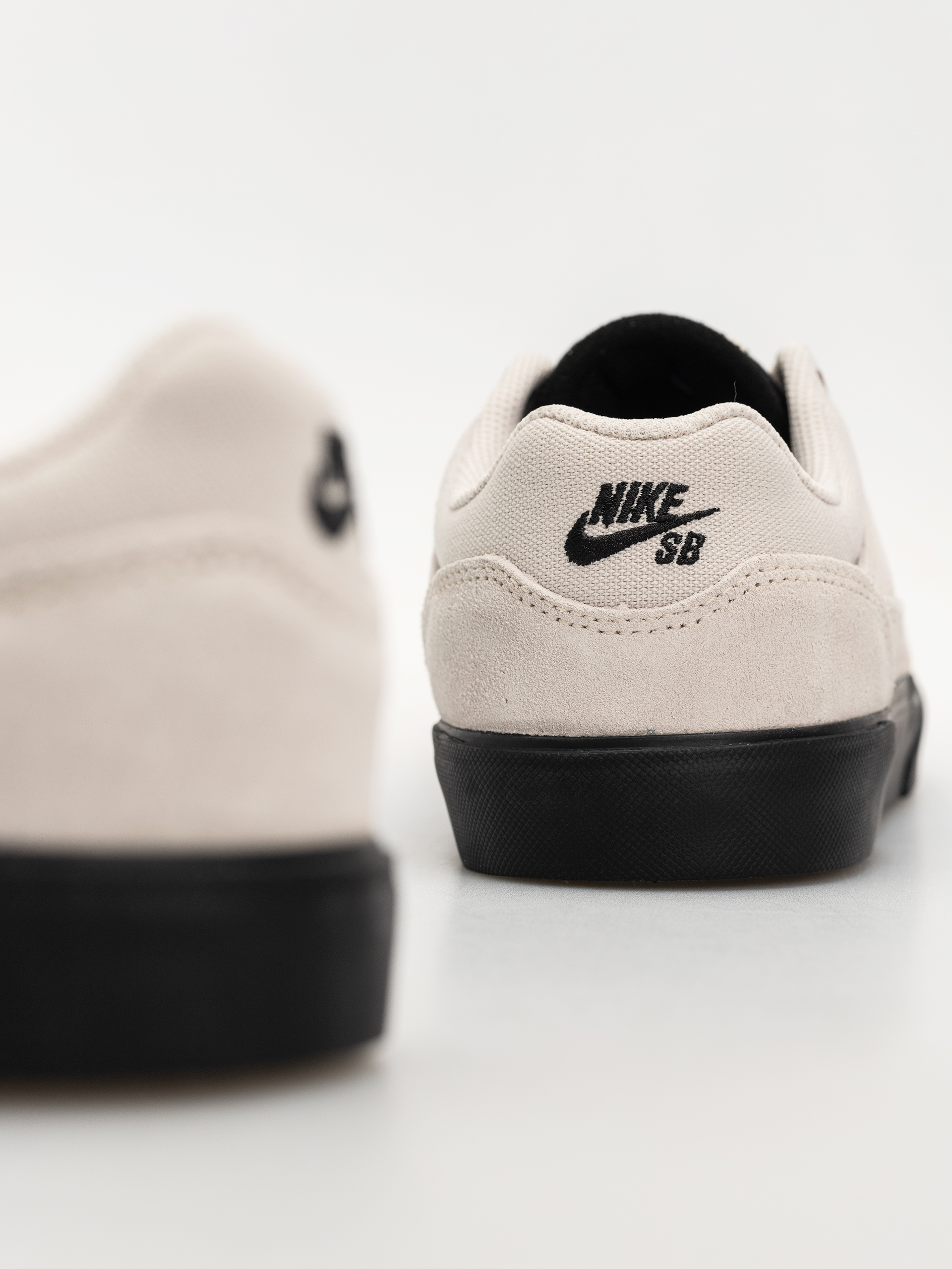 Boty Nike SB Malor (lt orewood brn/team red black)