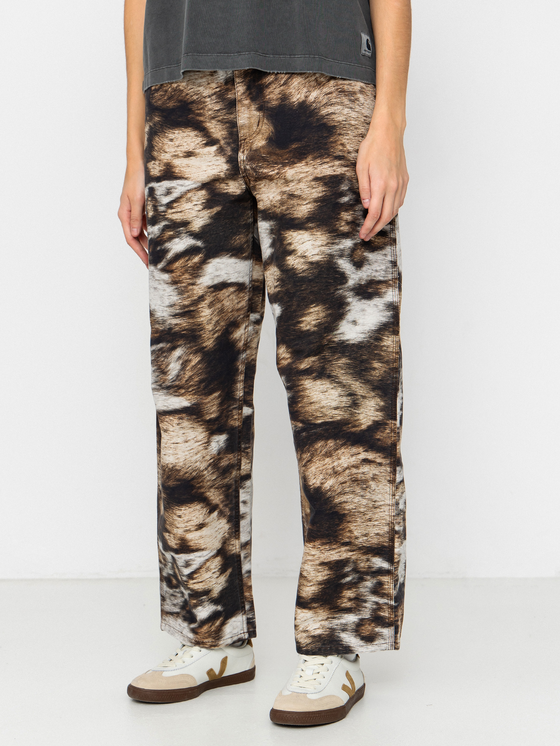 Kalhoty Carhartt WIP Brandon Single Knee Wmn (wild dog print/stone washed)