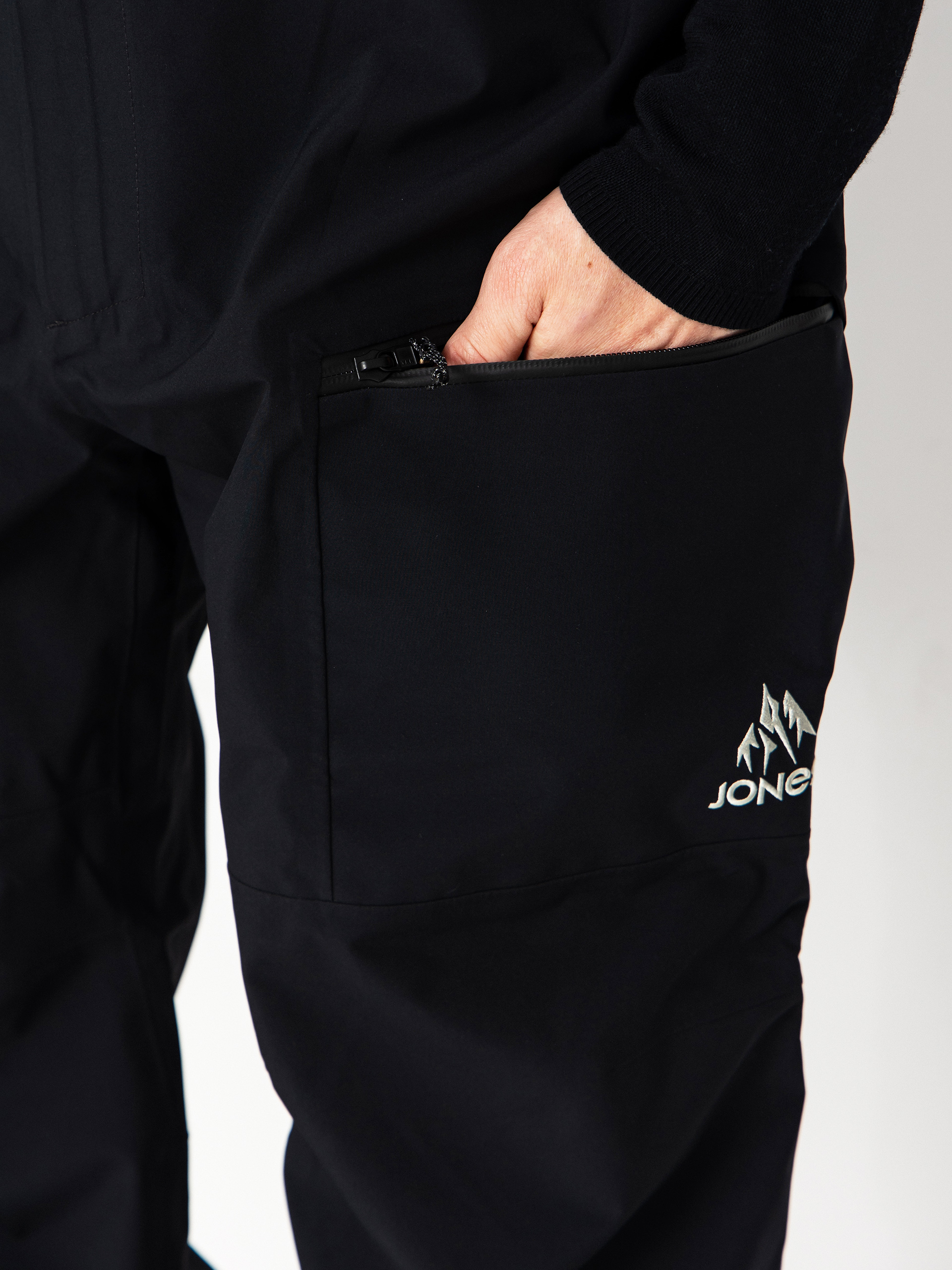 Pánské Snowboardové kalhoty  Jones Snowboards Shralpinist Str Rec Bib (stealth black)