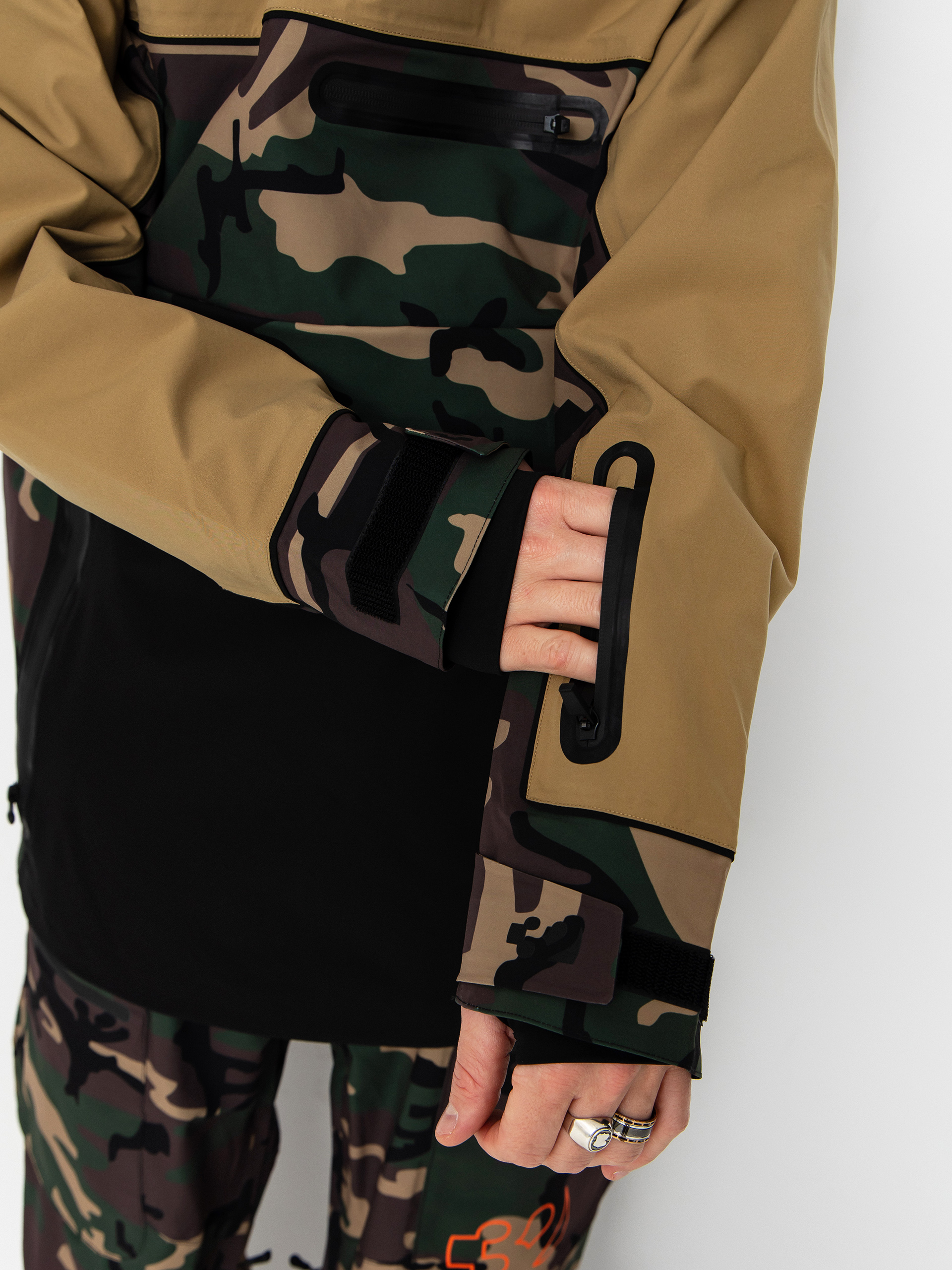 Pánská Snowboardová bunda ThirtyTwo Light Anorak (camo)