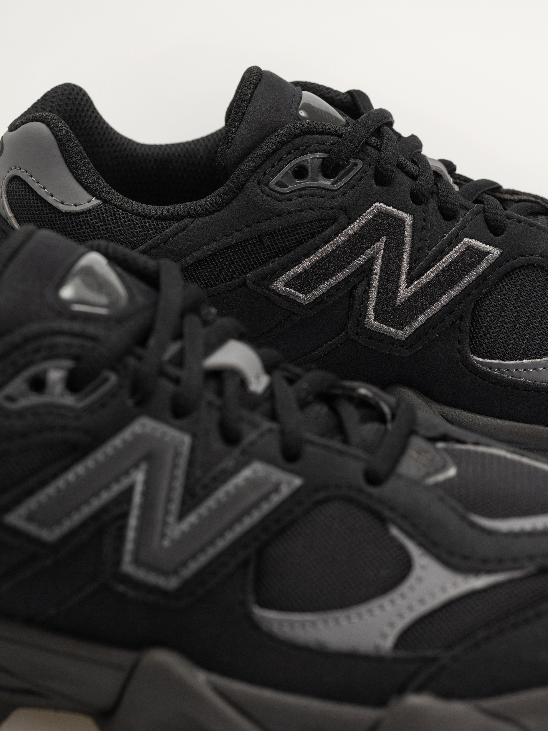 Boty New Balance 9060 JR (black/castlerock)