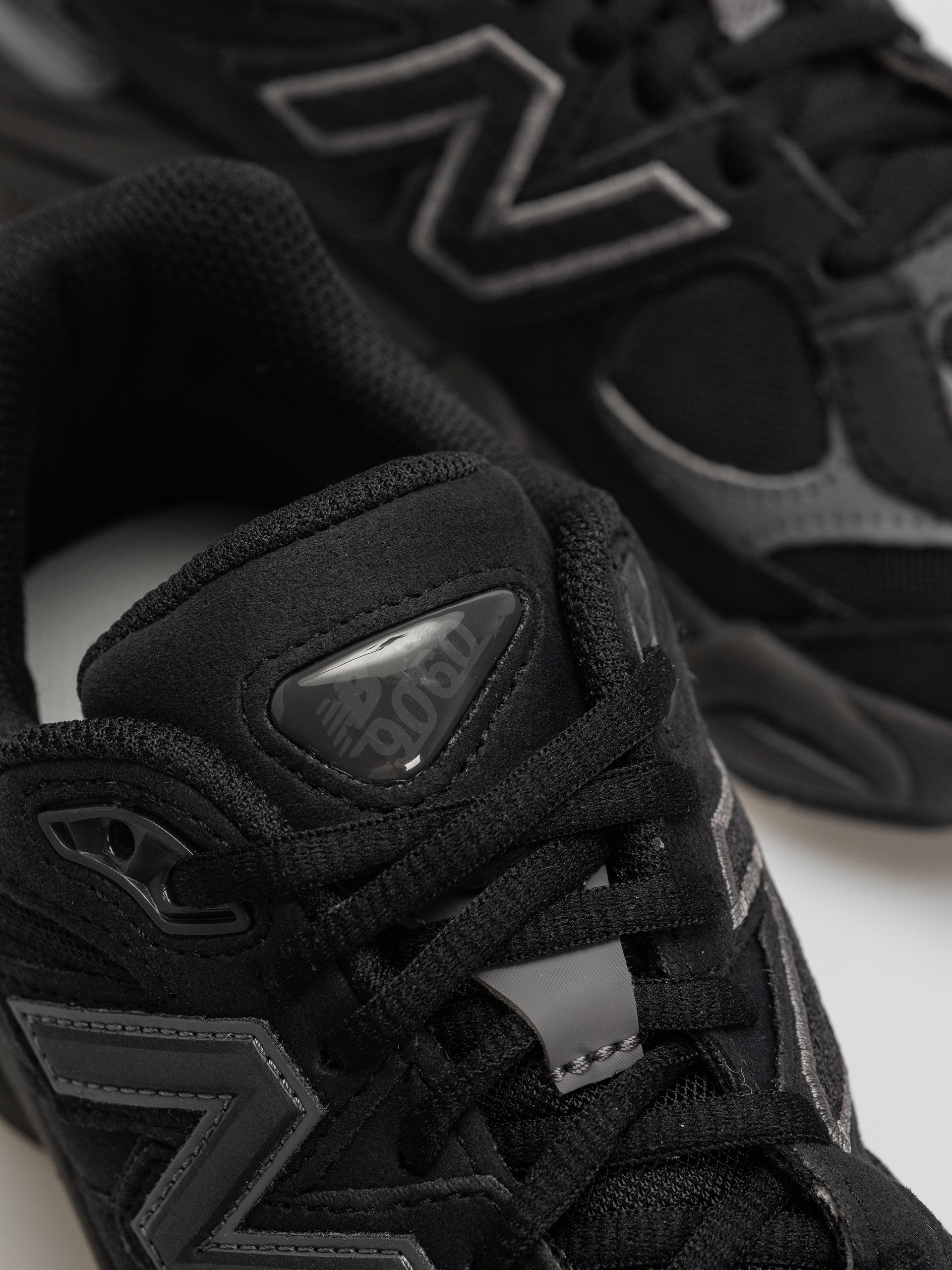 Boty New Balance 9060 JR (black/castlerock)