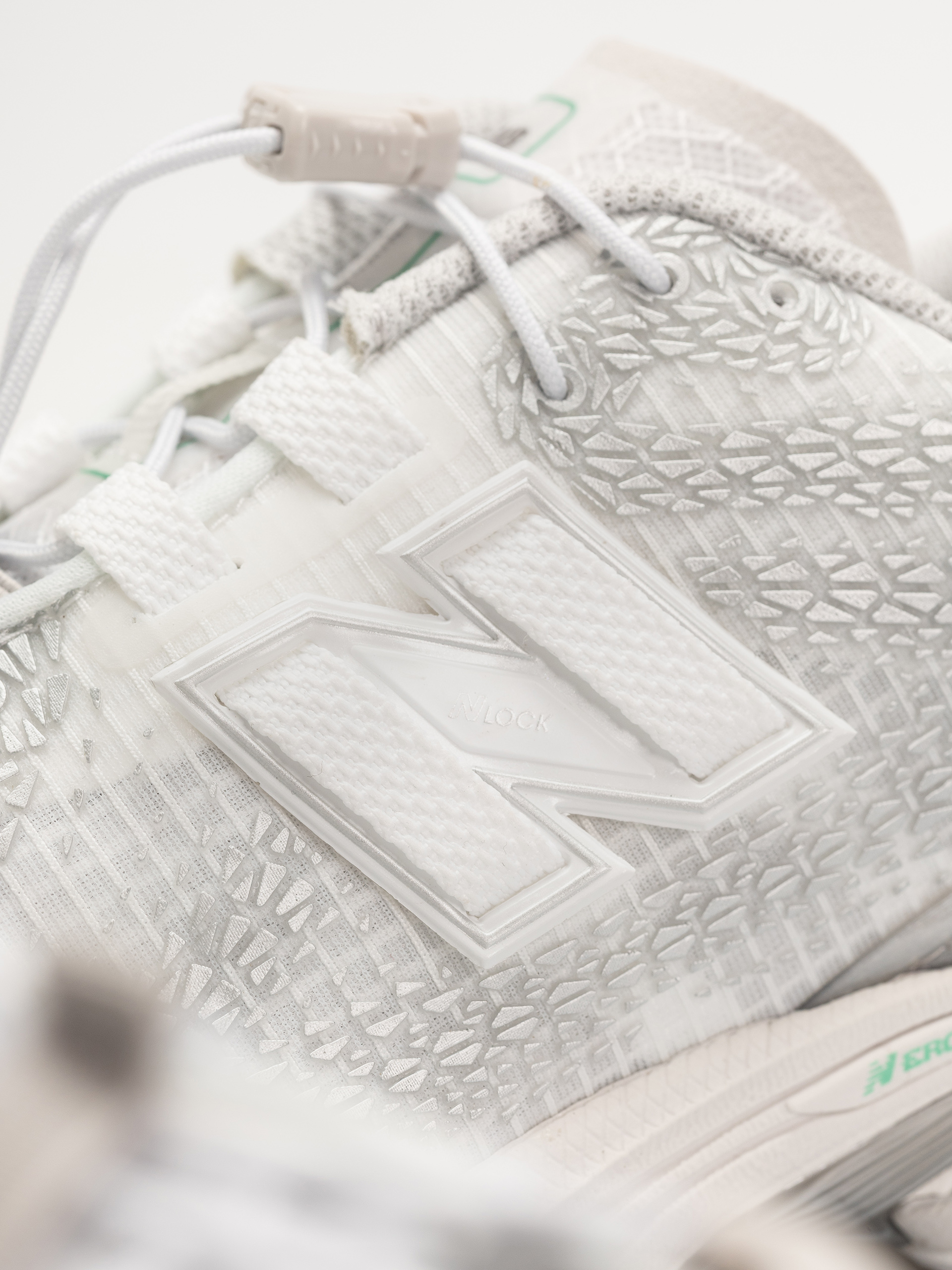 Boty New Balance 1906 (103 white/silver metallic/deep end)