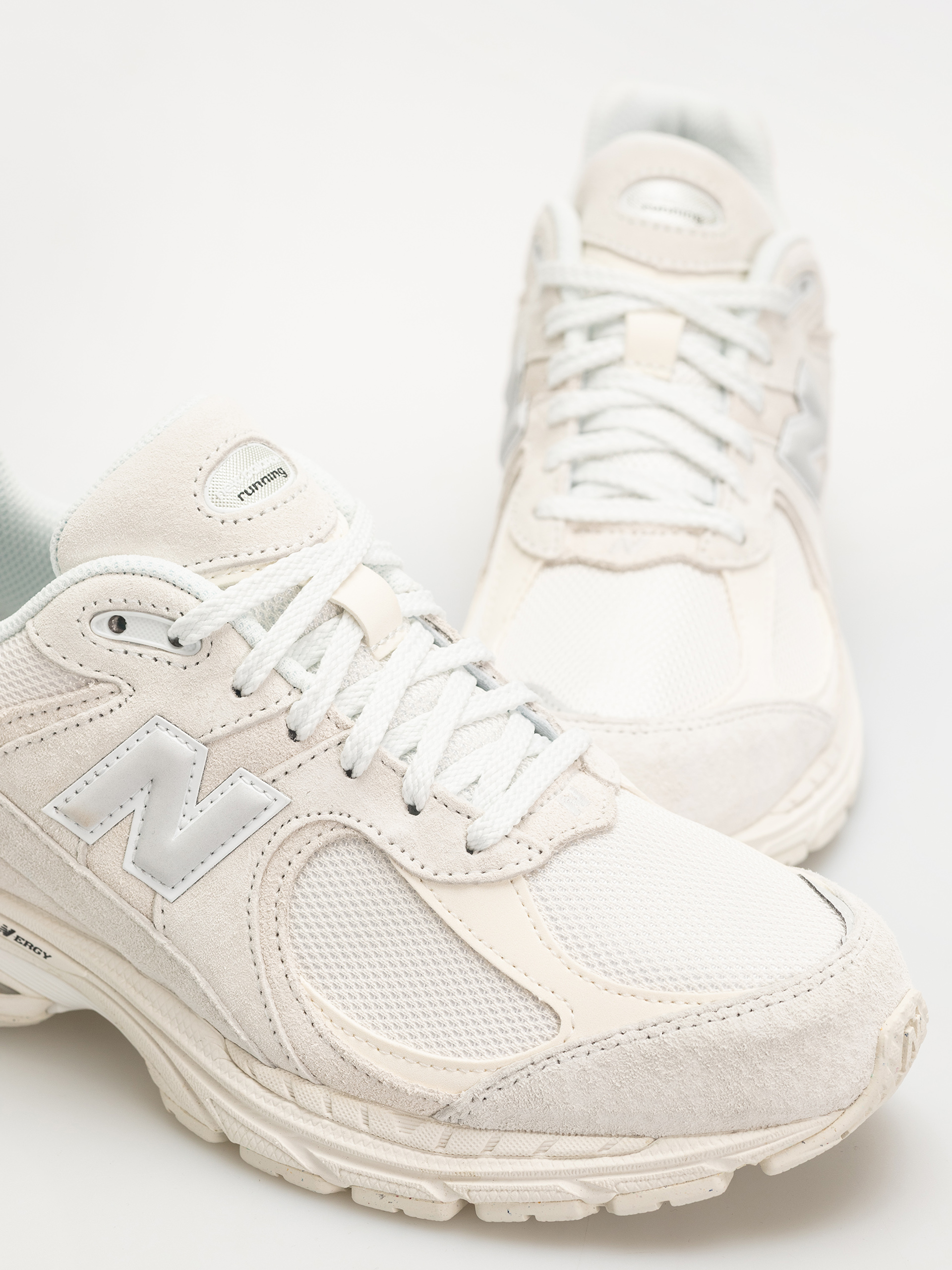 Boty New Balance 2002 (sea salt/silver metallic)