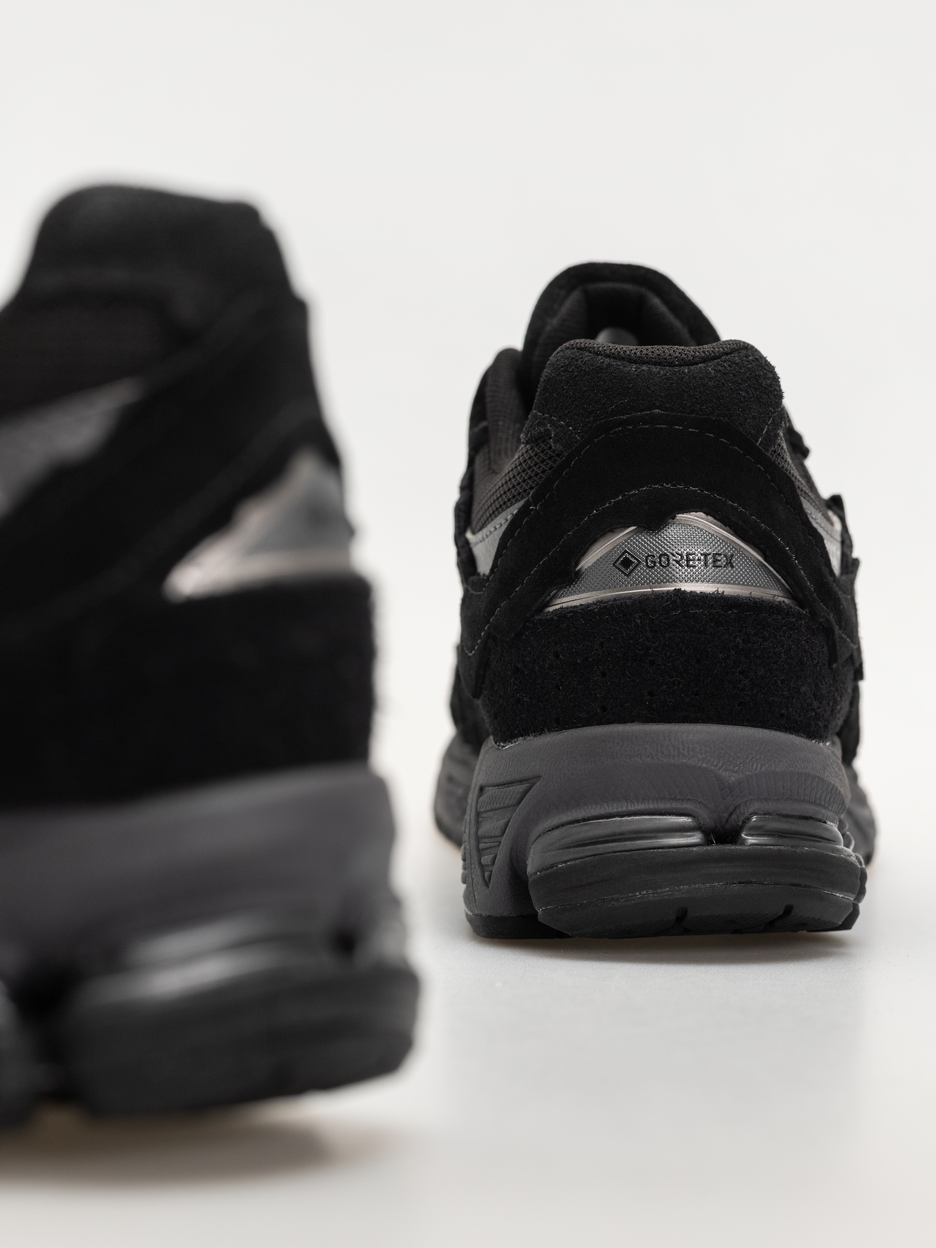 Boty New Balance 2002 (black/magnet)