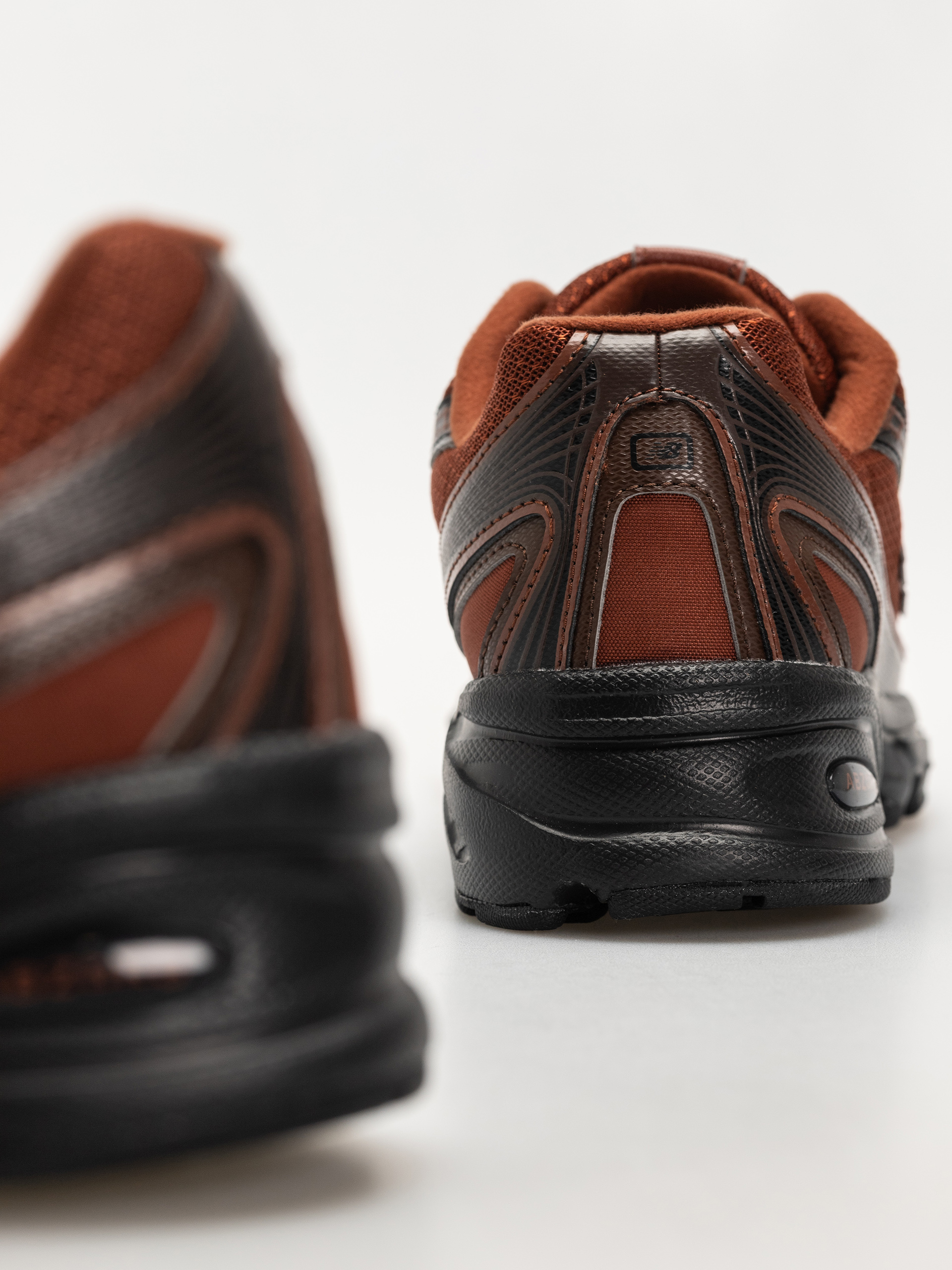 Boty New Balance 740 (relic brown/pumpernickel)