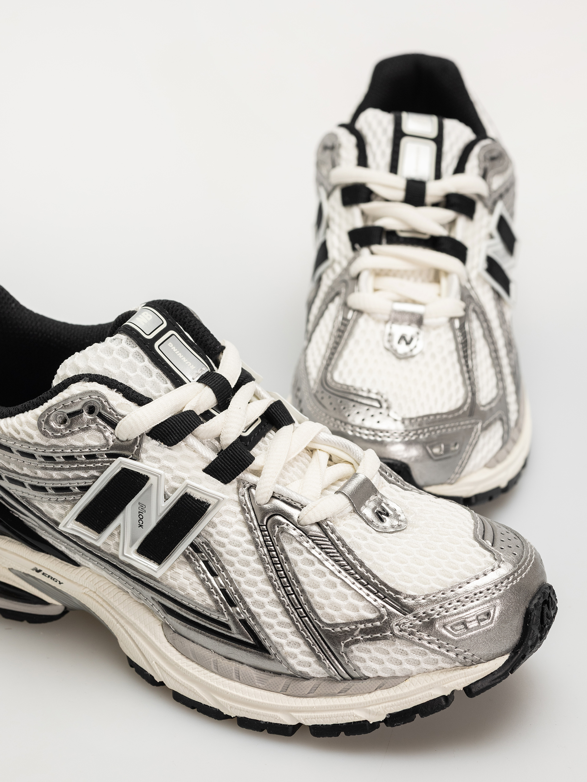 Boty New Balance 1906 (silver metallic/black/sea salt er)