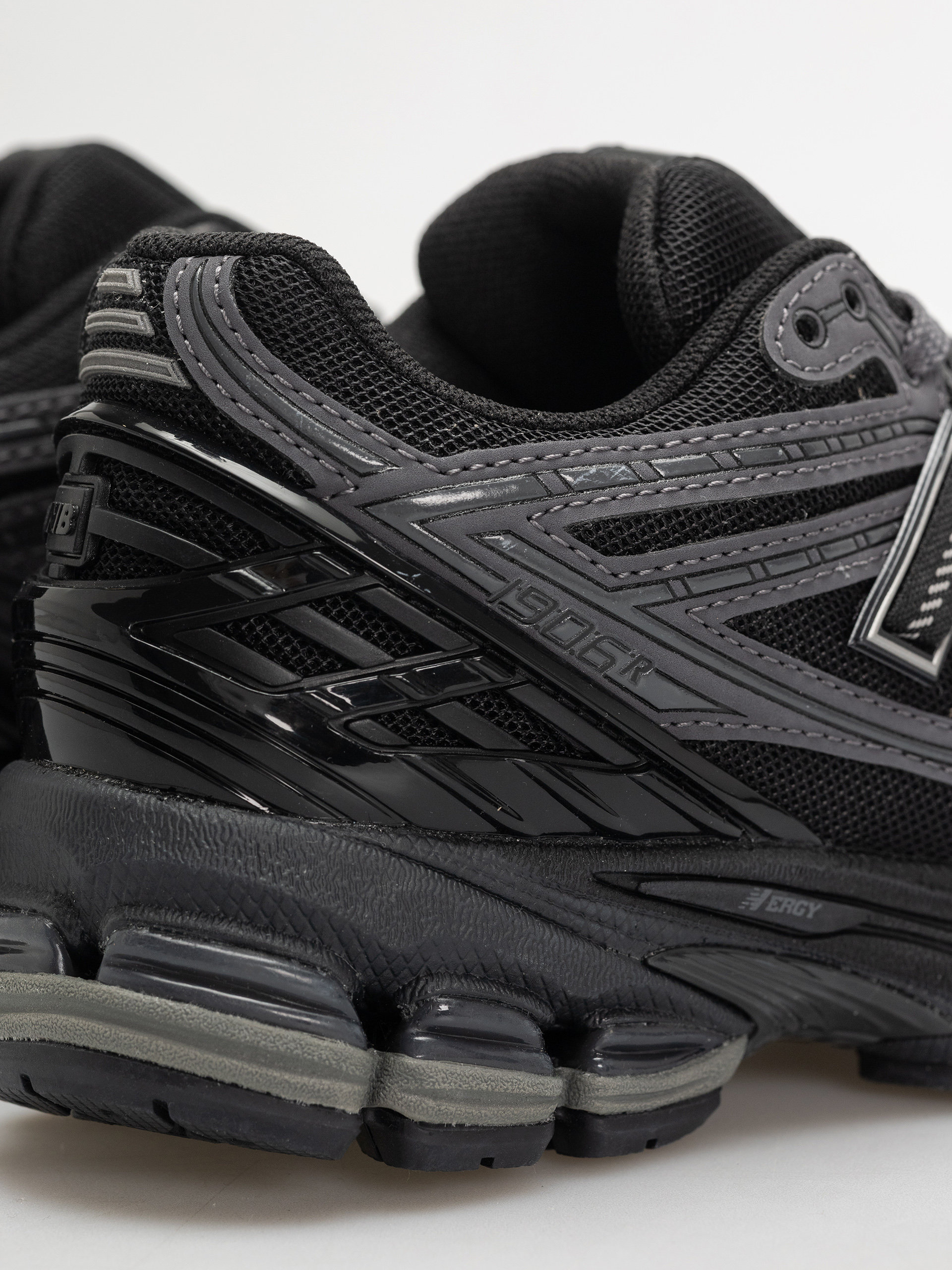 Boty New Balance 1906 (black)