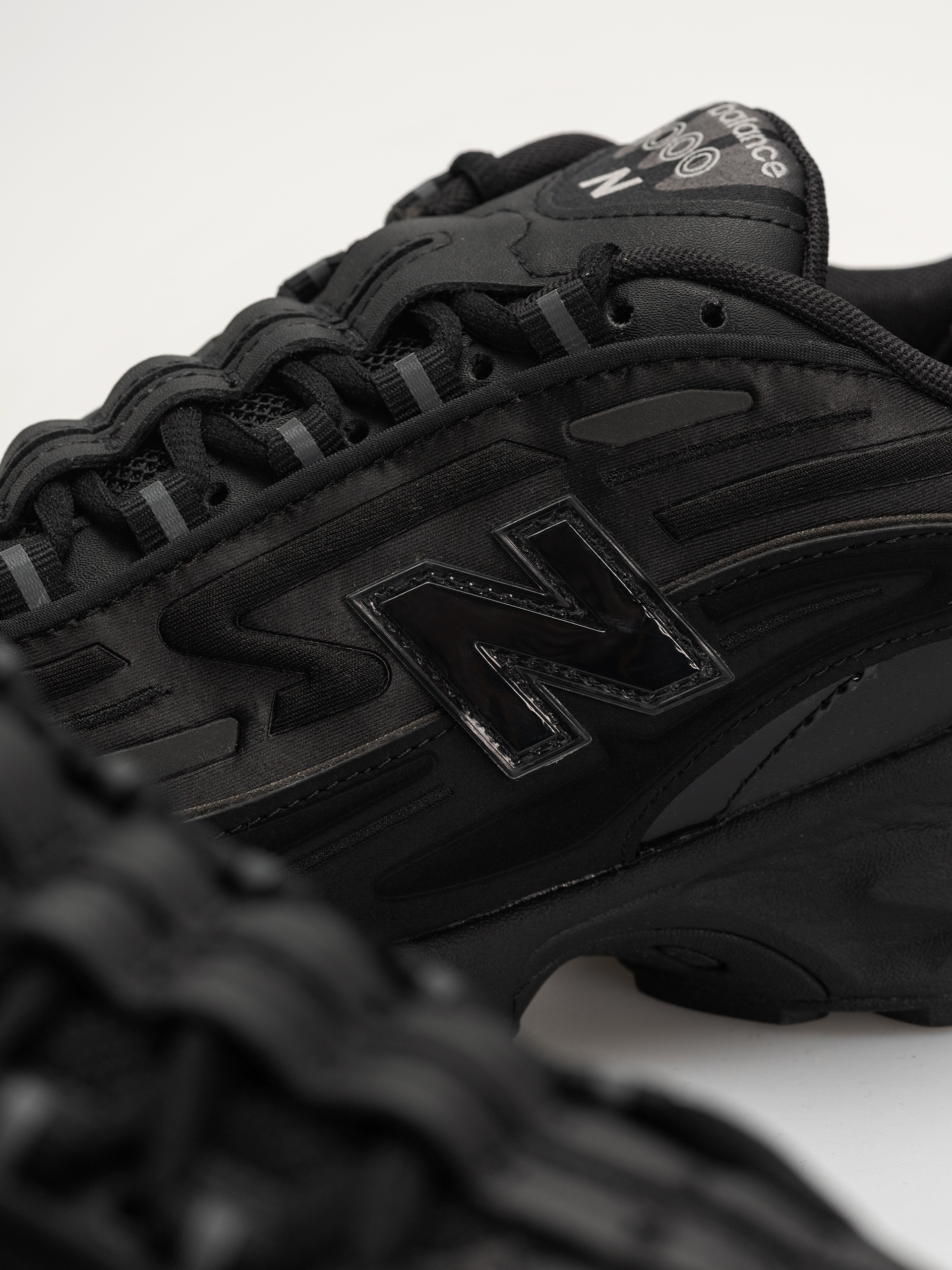 Boty New Balance 1000 (black/black metallic/light gold metallic b)