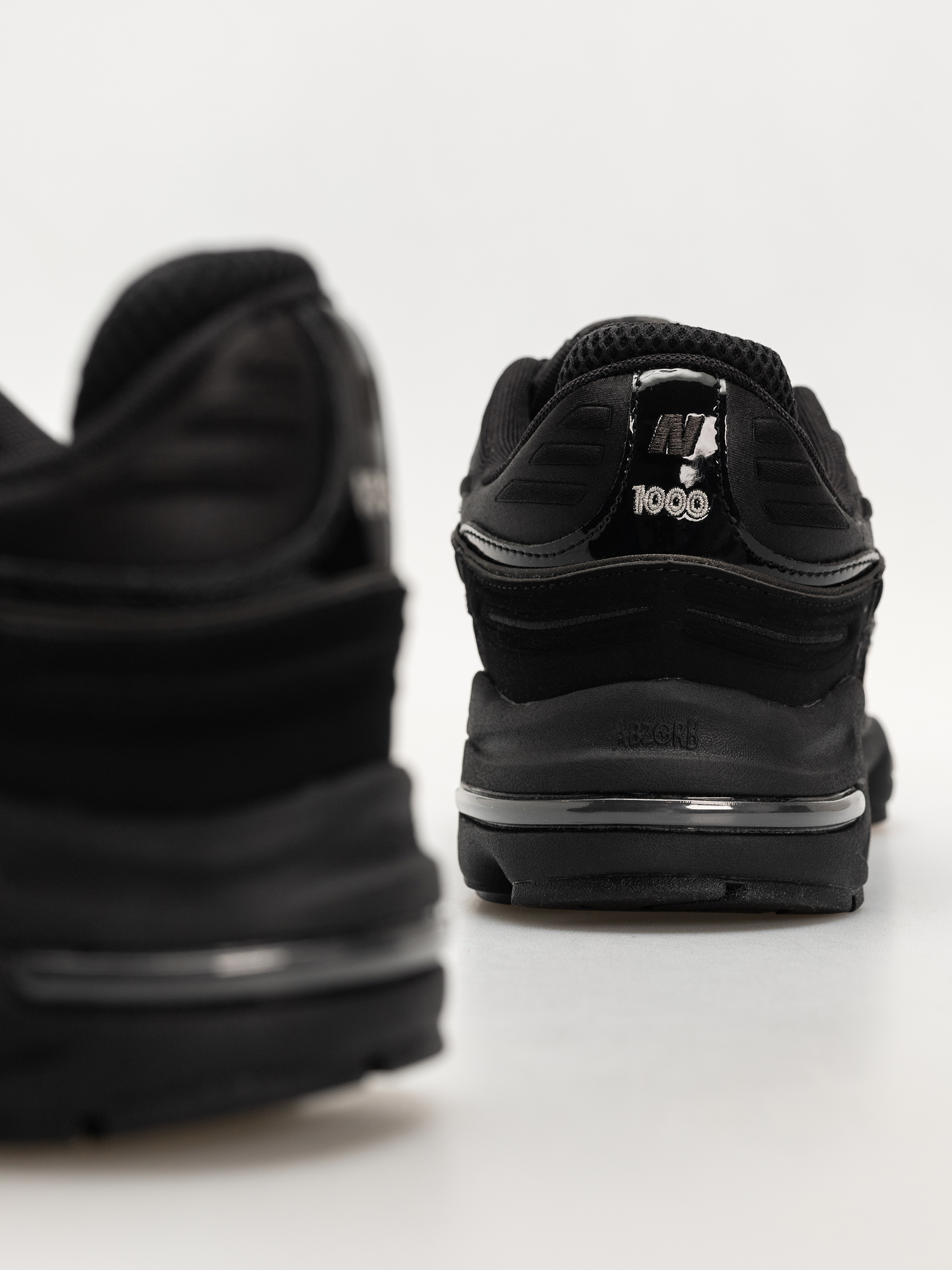 Boty New Balance 1000 (black/black metallic/light gold metallic b)