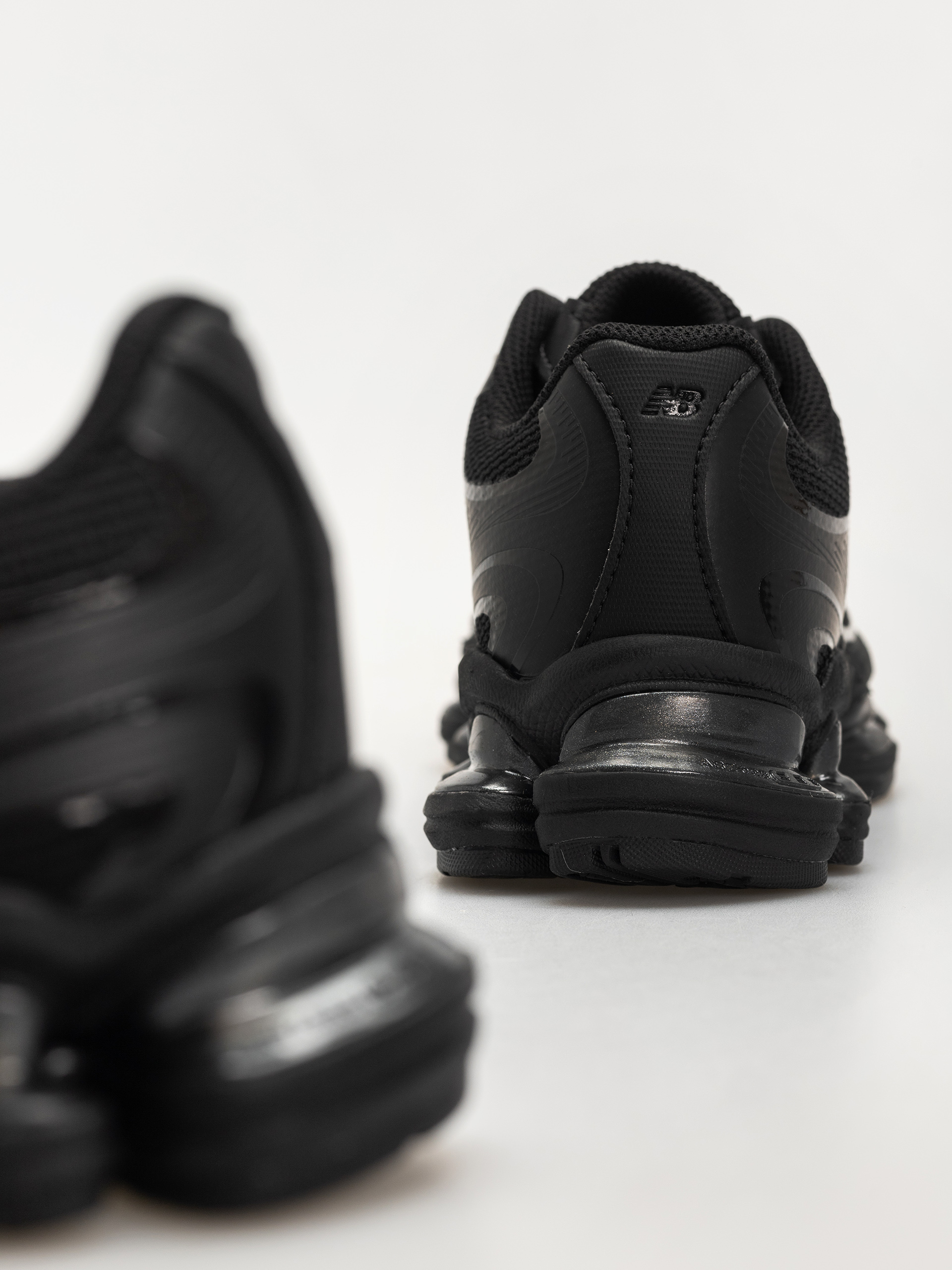 Boty New Balance 2000 (black/black etb)