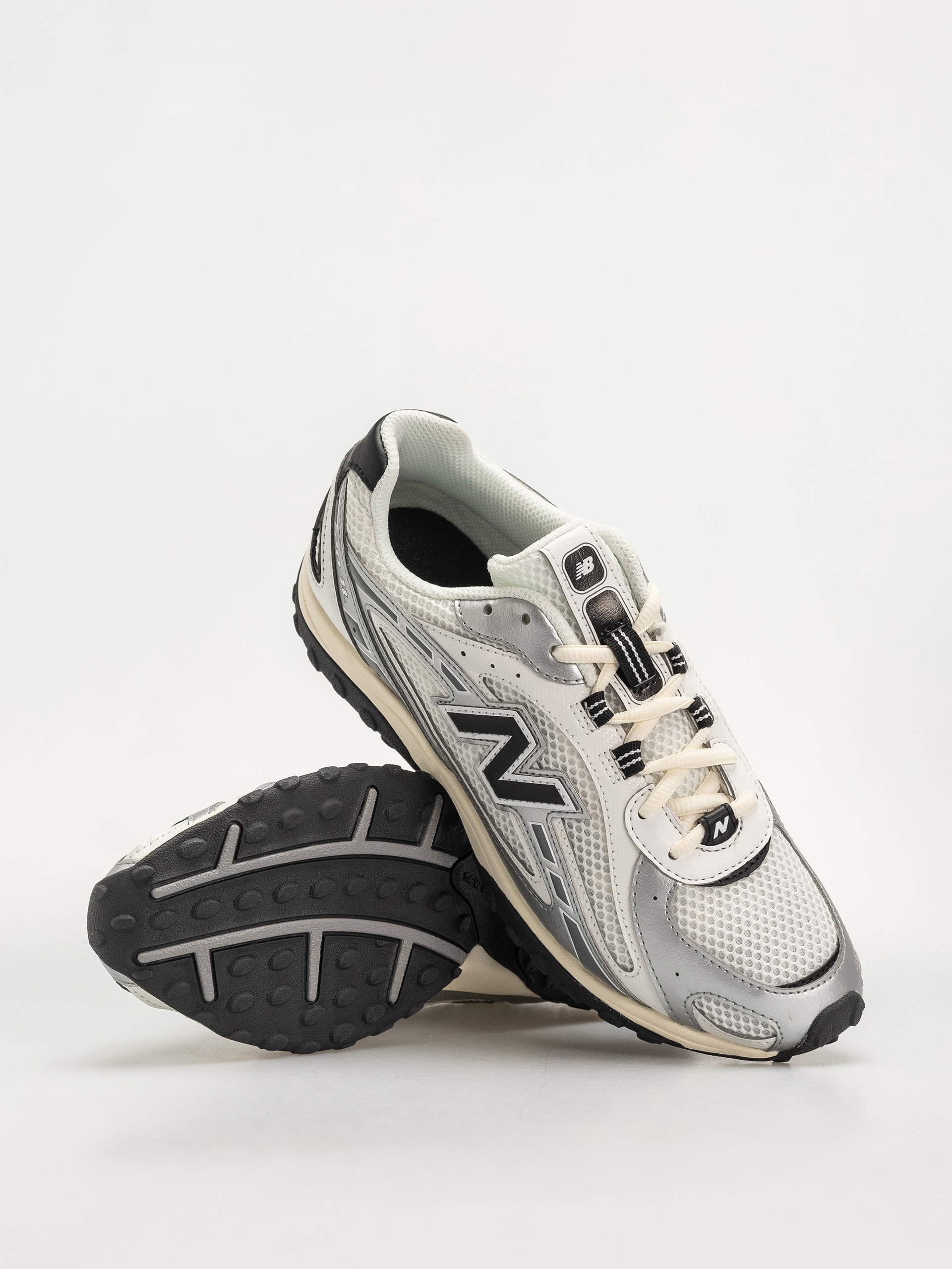 Boty New Balance 204 (silver metallic/black swd)