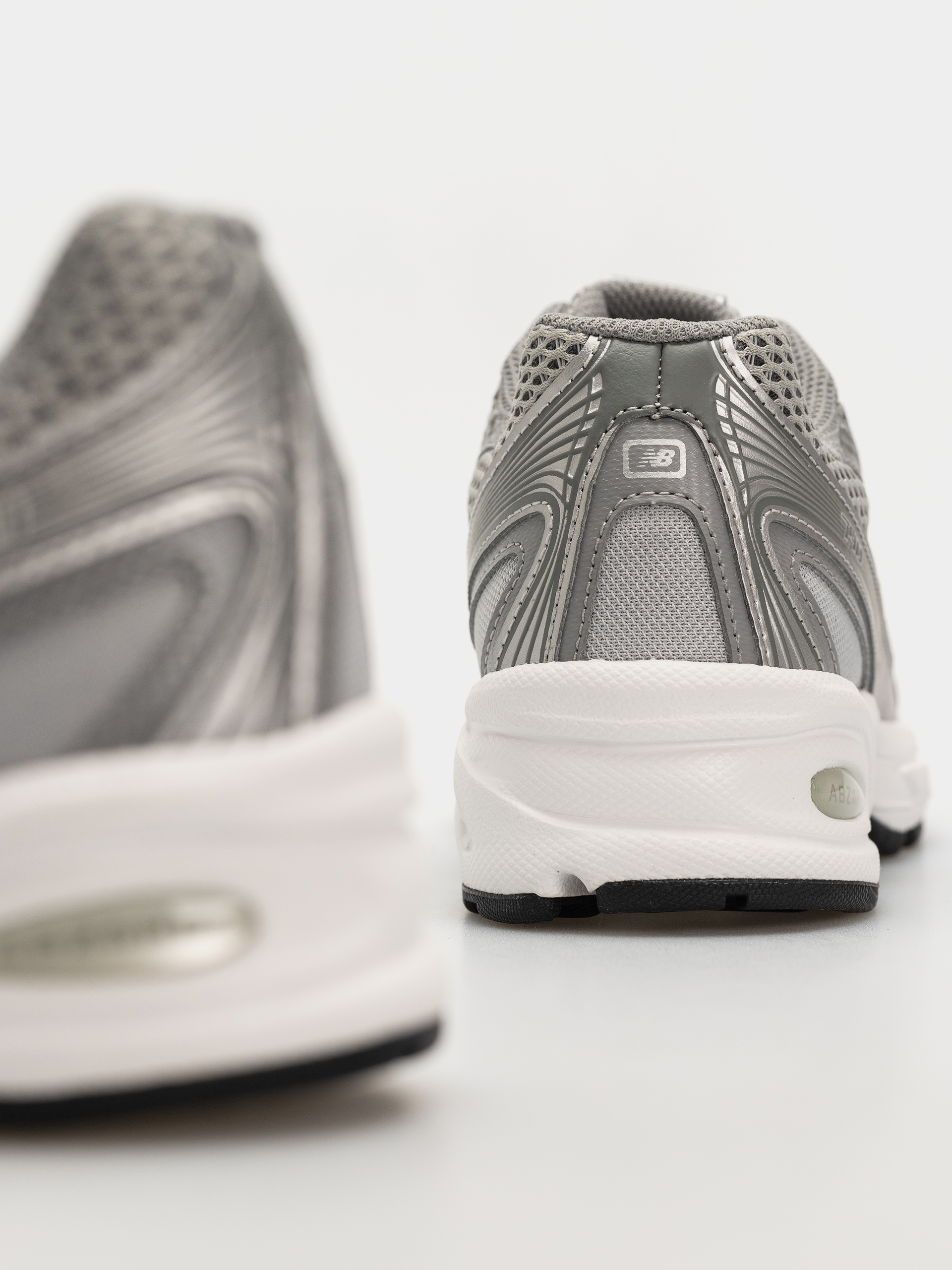 Boty New Balance 740 (castlerock/slate gray/silver metallic sg2)