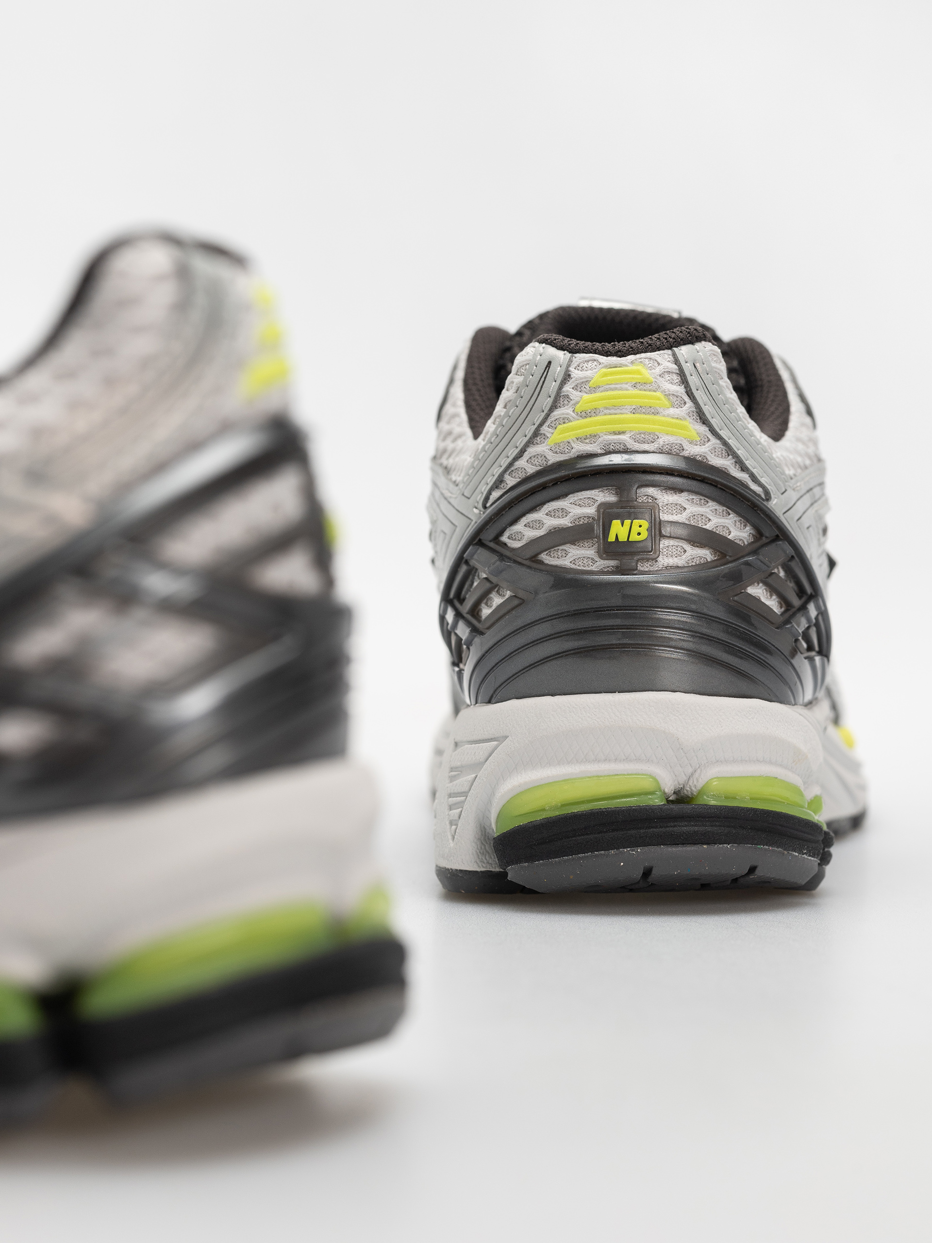 Boty New Balance 1906 (light silver metallic/alkaline green)