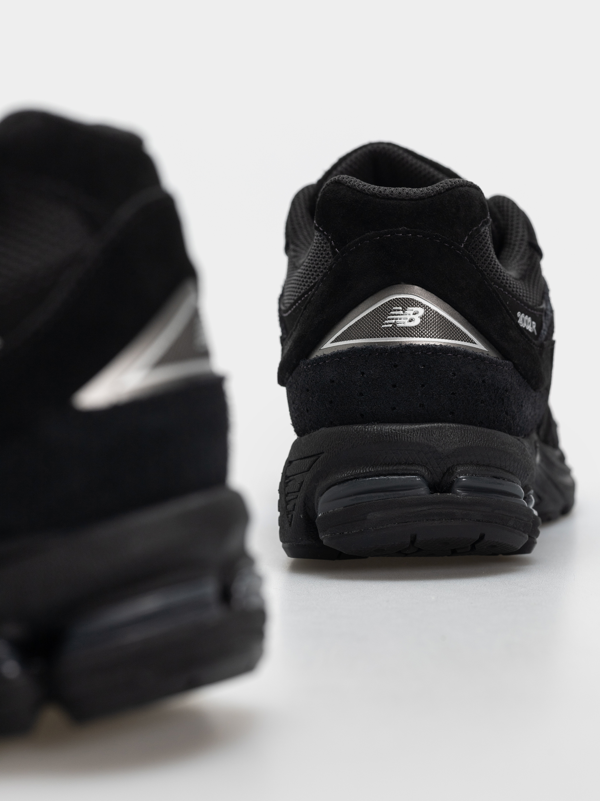 Boty New Balance 2002 (black/black metallic)