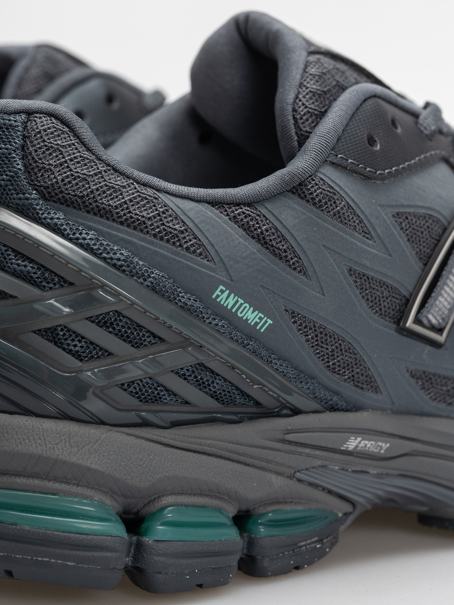 Boty New Balance 1906 (graphite/deep end)