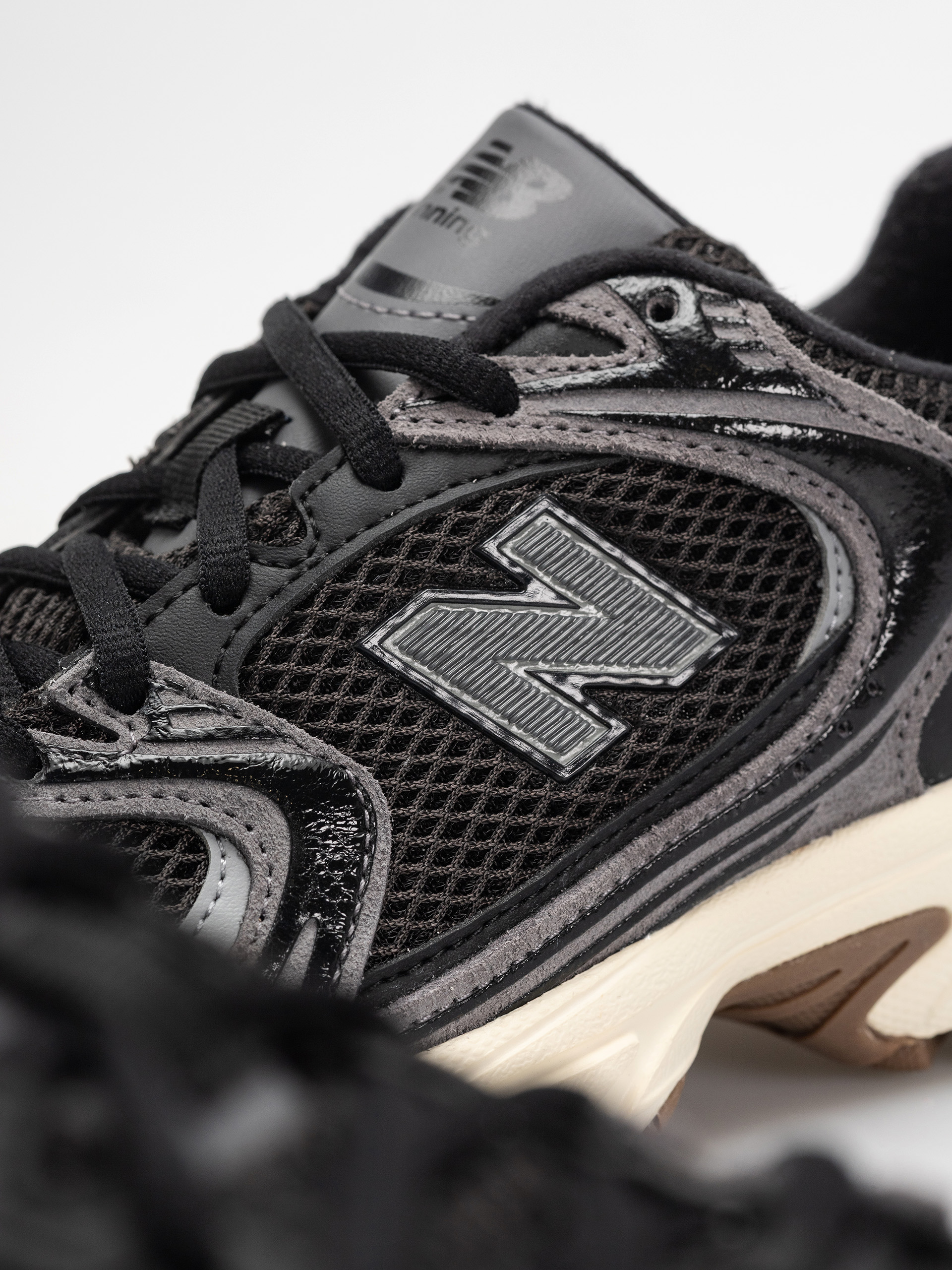 Boty New Balance 530 (black/castlerock)