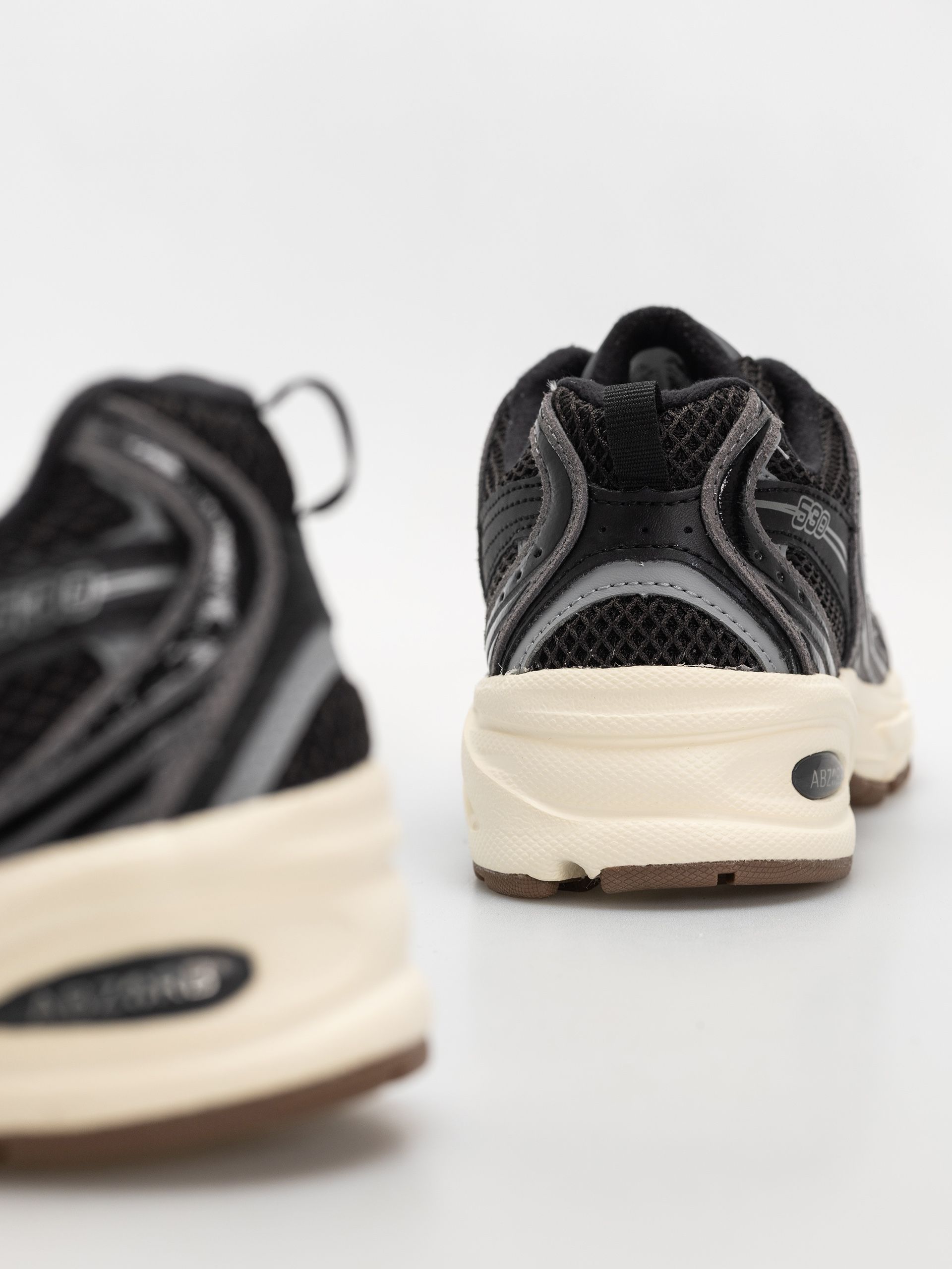 Boty New Balance 530 (black/castlerock)