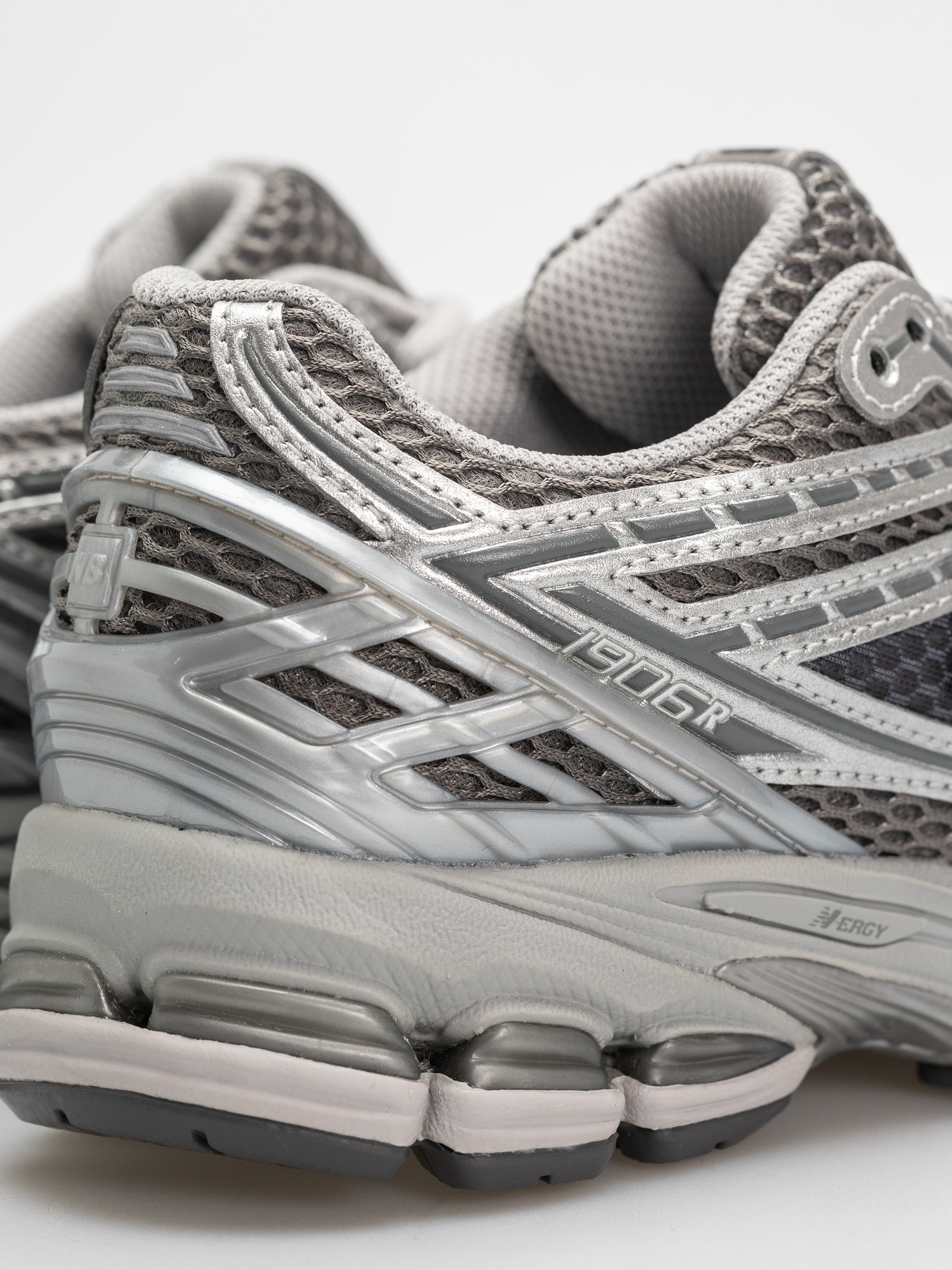 Boty New Balance 1906 (harbor grey/silver metalic/concrete eh)