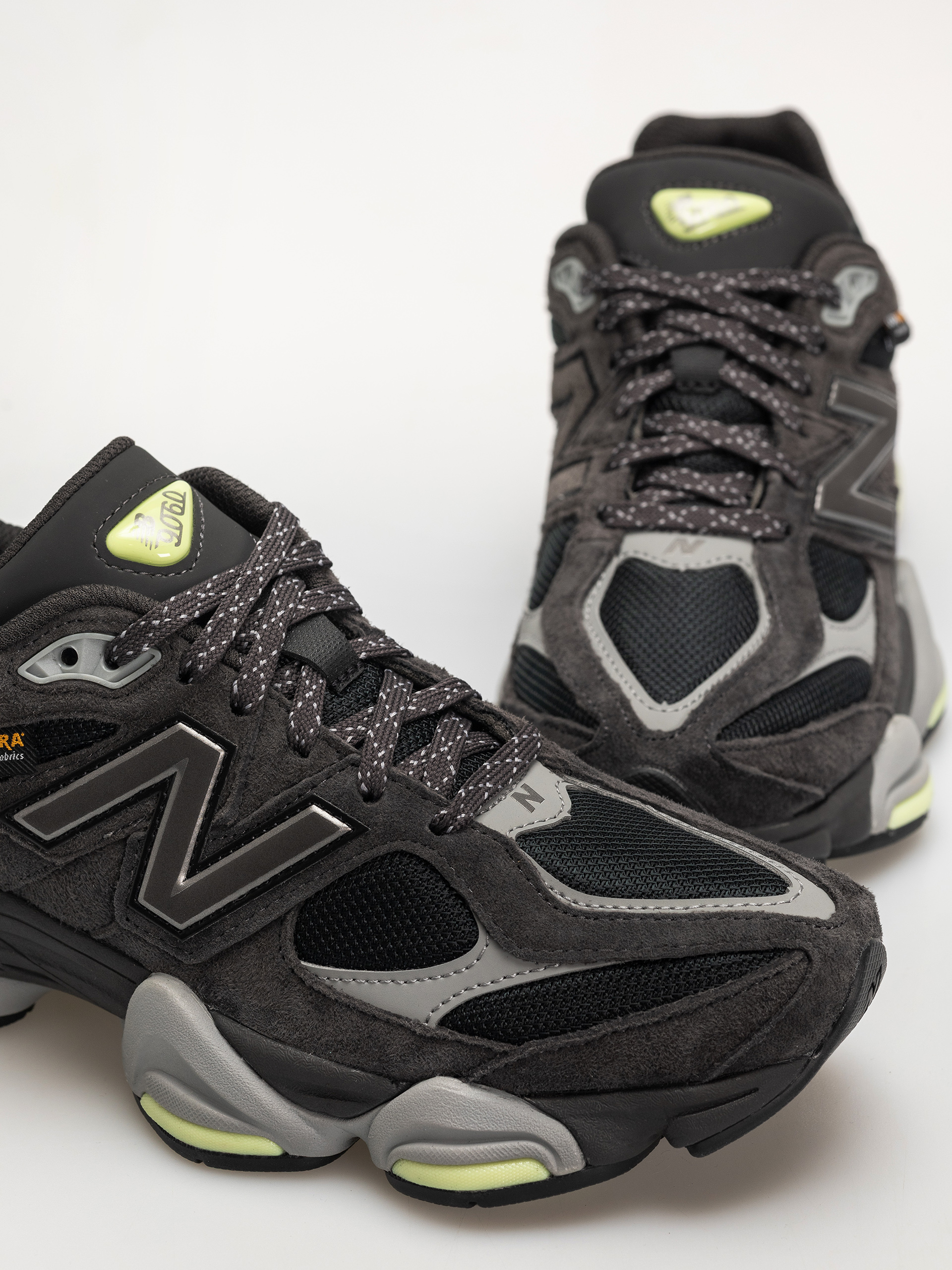 Boty New Balance 9060 (black cement/dry lime)