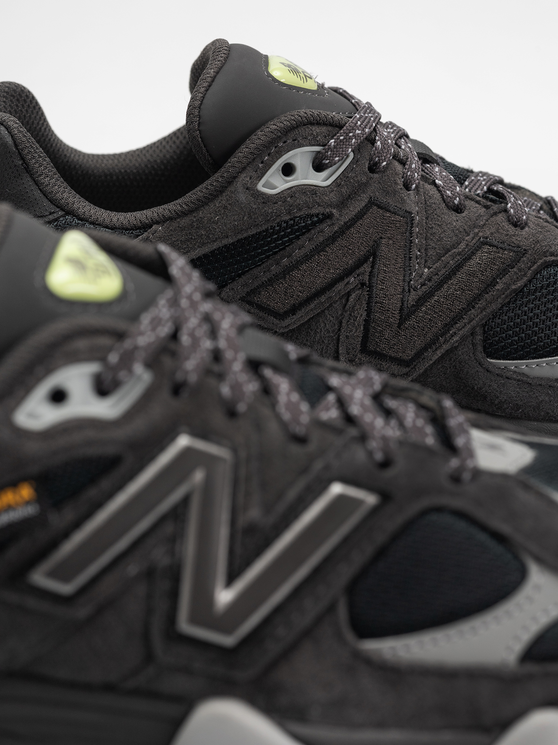 Boty New Balance 9060 (black cement/dry lime)
